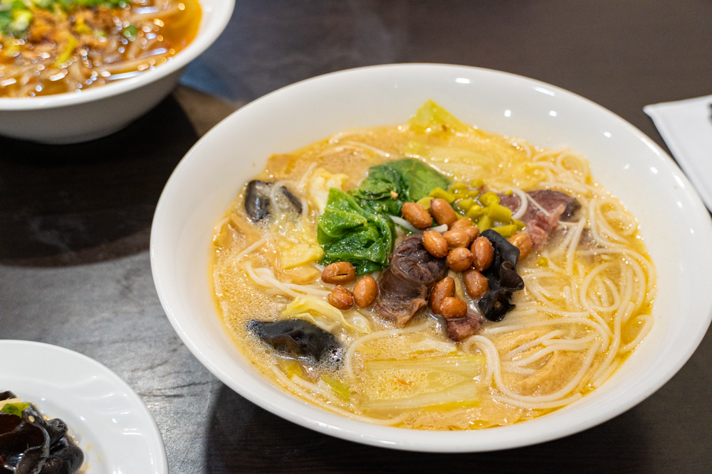 春春川味麵館 台中漢口路川辣美食 麻香麵館等你來