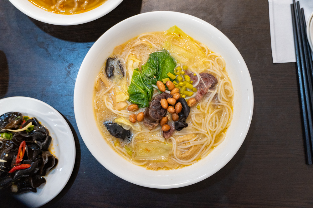 春春川味麵館 台中漢口路川辣美食 麻香麵館等你來