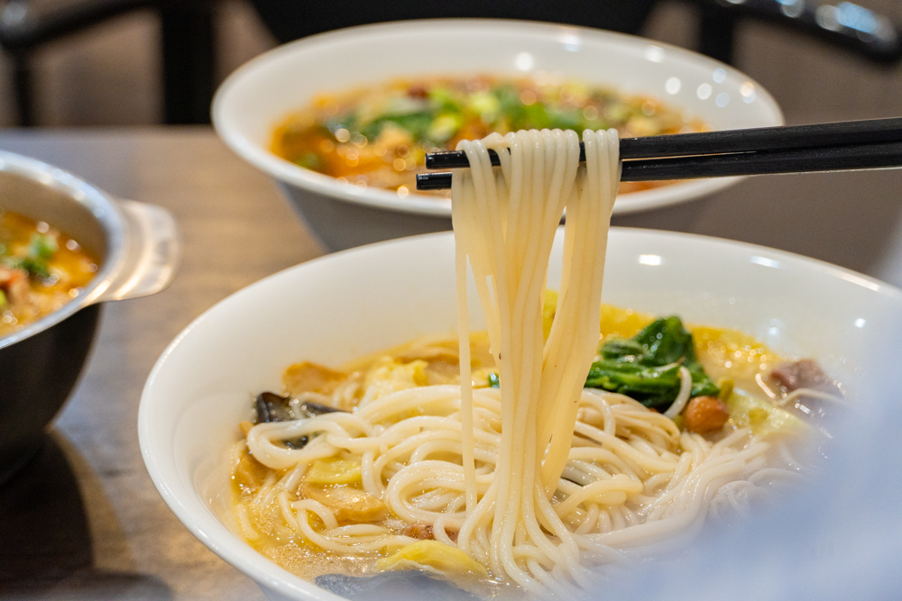 春春川味麵館 台中漢口路川辣美食 麻香麵館等你來