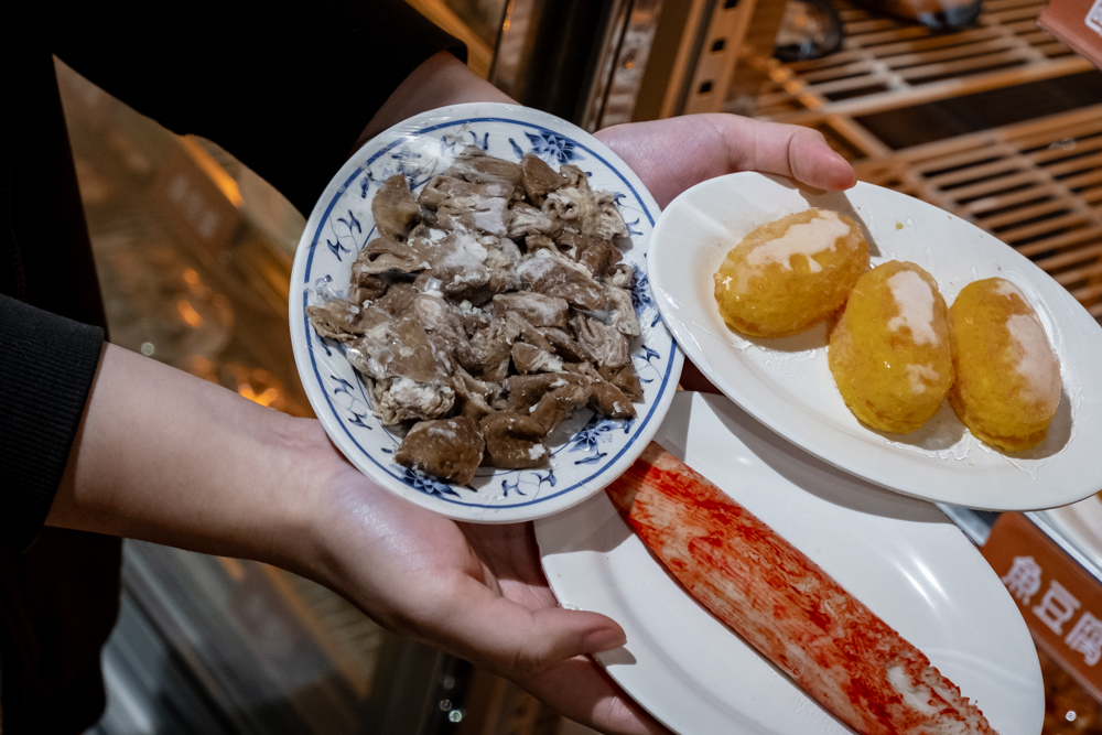 桃園｜東東石頭火鍋｜青埔最新開幕 現切高級肉品 近百種蔬菜火鍋料