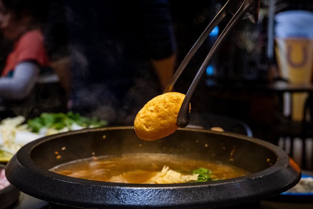 桃園｜東東石頭火鍋｜青埔最新開幕 現切高級肉品 近百種蔬菜火鍋料