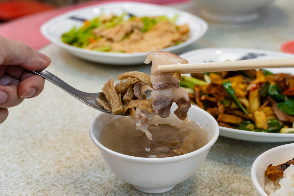 苗栗｜蒸烹派客家美食餐廳｜提前預訂才吃得到 必吃客家香酥鴨