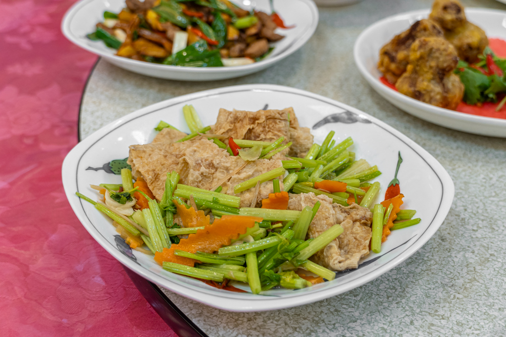 苗栗｜蒸烹派客家美食餐廳｜提前預訂才吃得到 必吃客家香酥鴨