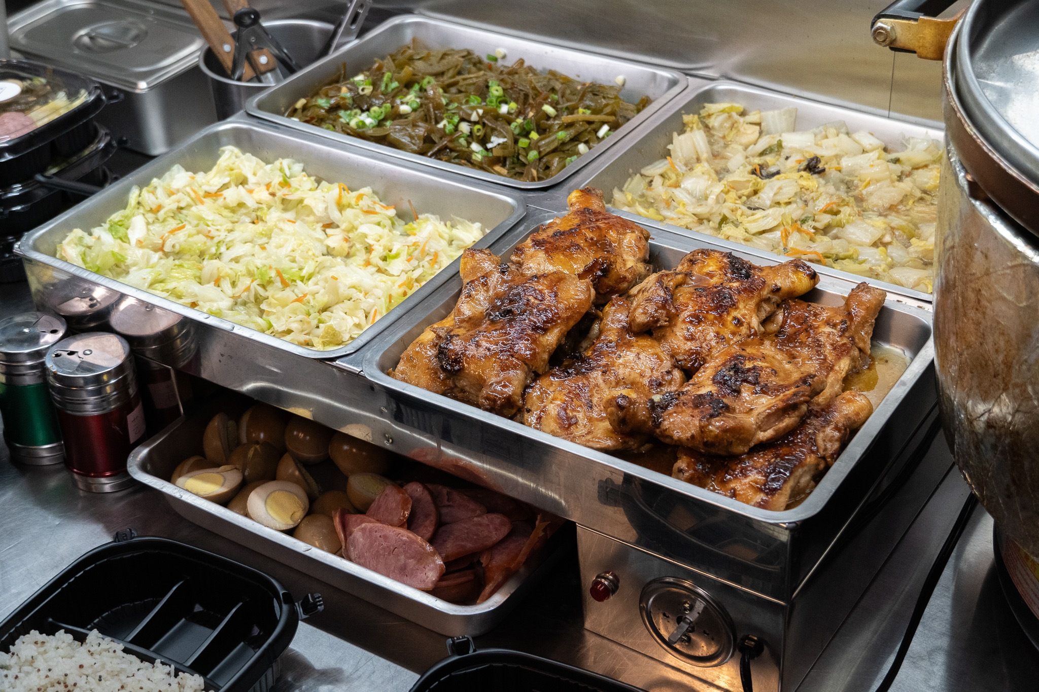桃園|米食BENTO|藏身黃昏市場的職人便當店 外帶族一試成主顧 每一口都是手作的真誠 桃園|米食BENTO|藏身黃昏市場的職人便當店 外帶族一試成主顧 每一口都是手作的真誠