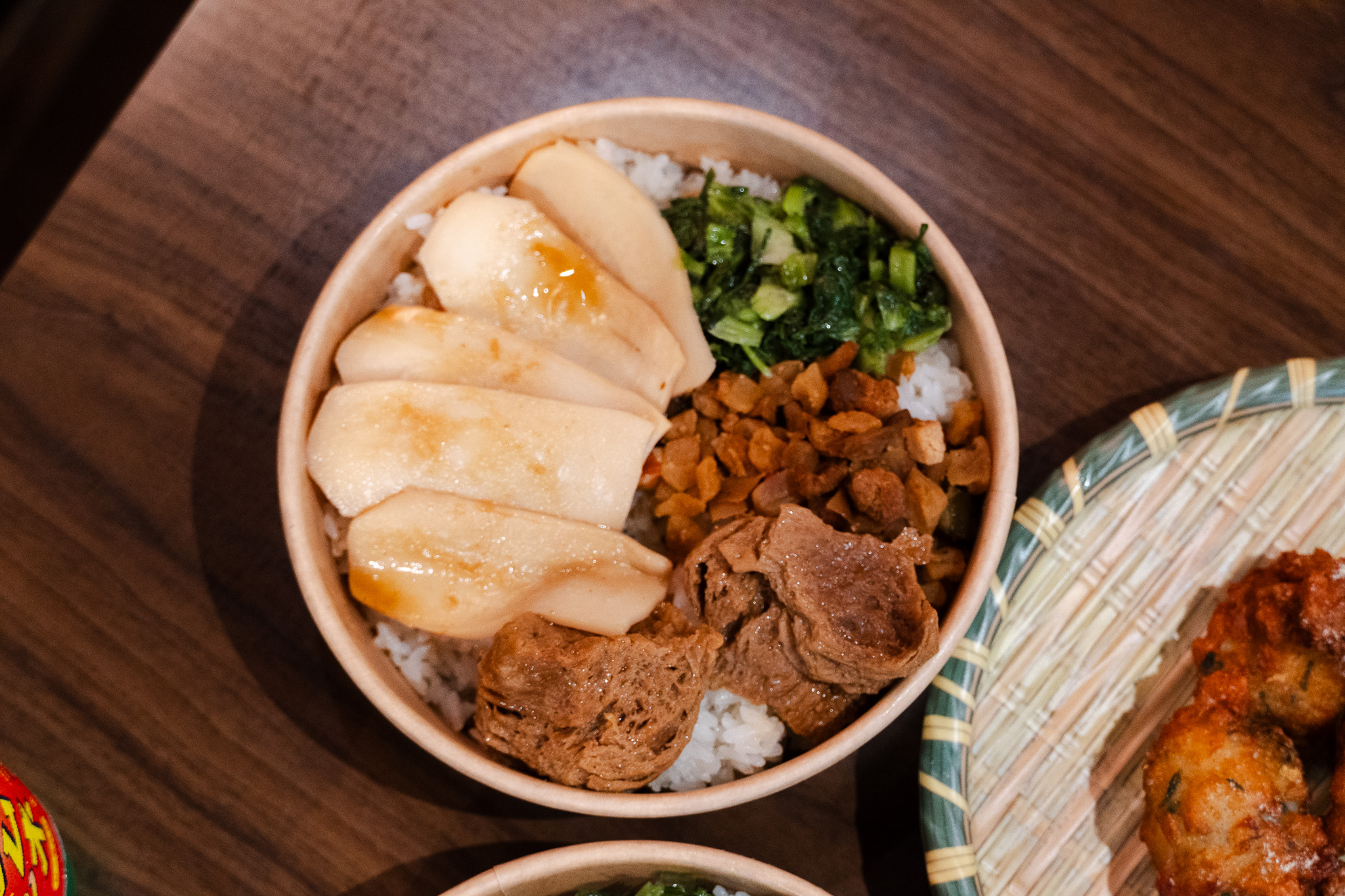 桃園|上座 古傳滷肉飯專賣店|藏在龜山街角的懷舊滋味 沒有浮誇調味 只有老一輩細火慢燉的踏實 桃園|上座 古傳滷肉飯專賣店|藏在龜山街角的懷舊滋味 沒有浮誇調味 只有老一輩細火慢燉的踏實