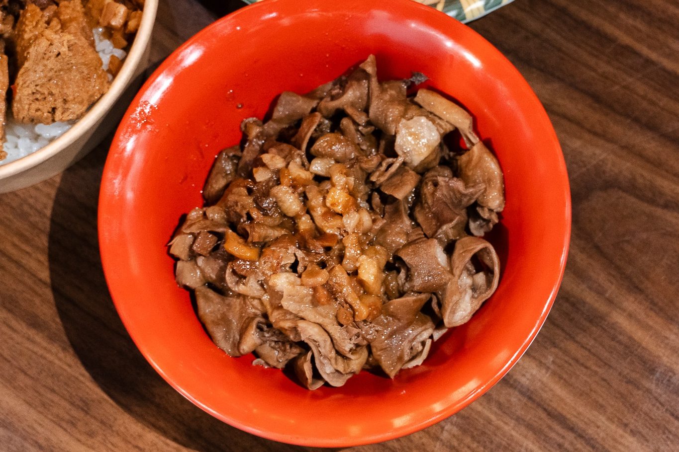 桃園|上座 古傳滷肉飯專賣店|藏在龜山街角的懷舊滋味 沒有浮誇調味 只有老一輩細火慢燉的踏實 桃園|上座 古傳滷肉飯專賣店|藏在龜山街角的懷舊滋味 沒有浮誇調味 只有老一輩細火慢燉的踏實