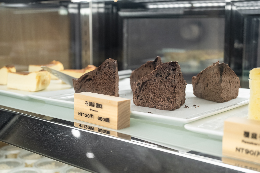 台北|GLÖ FROYO|秤重式冷凍優格 新鮮配料 開心果巧克力 台北|GLÖ FROYO|秤重式冷凍優格 新鮮配料 開心果巧克力