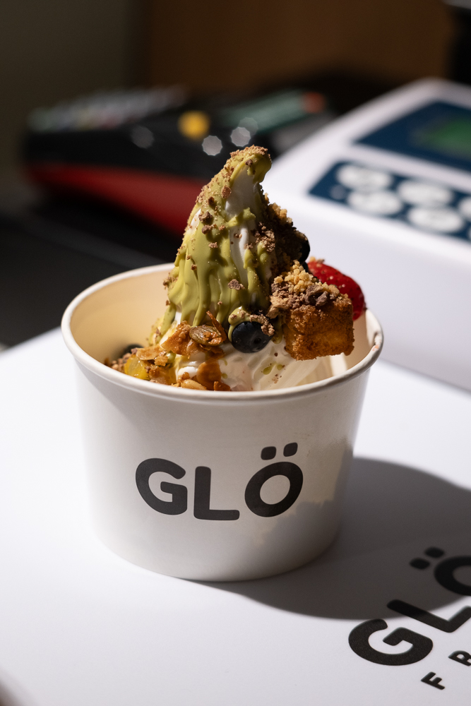 台北|GLÖ FROYO|秤重式冷凍優格 新鮮配料 開心果巧克力 台北|GLÖ FROYO|秤重式冷凍優格 新鮮配料 開心果巧克力