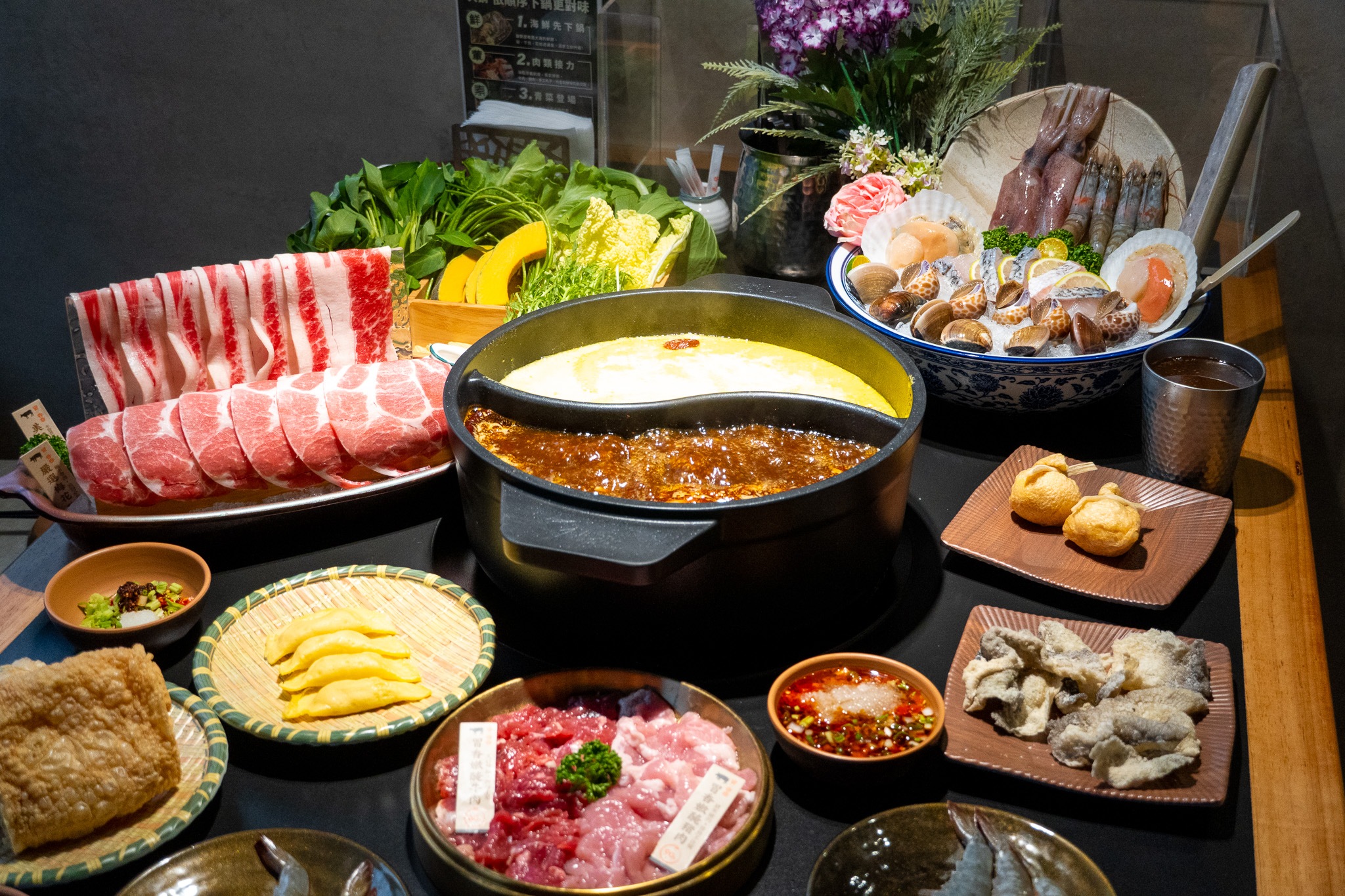 台中｜冒香香旗艦店 ｜正宗四川冒菜麻辣鍋 × 粥底鍋 從正宗四川紅油湯底到創意互動 一店雙體驗的全新升級