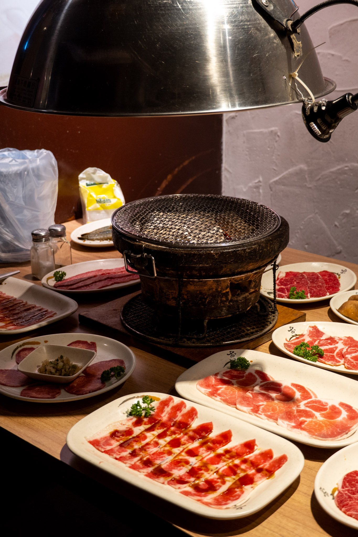 台北｜烤必勝日式燒肉 出一張嘴南京店｜燒肉吃到飽推薦 高CP值炭火燒肉 海鮮甜點一次滿足