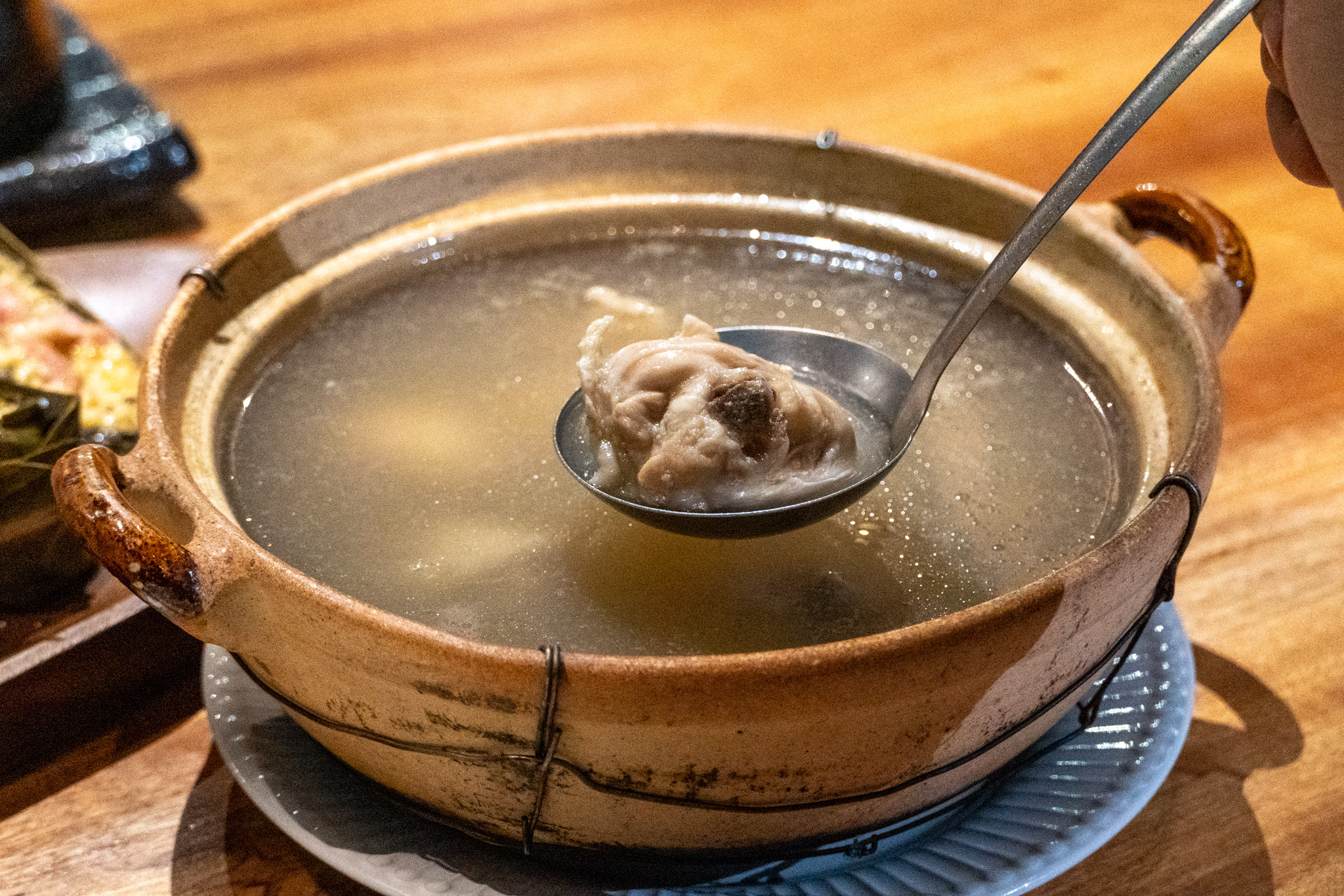 高雄｜打鹿岸原住民人文主題餐廳 高流店｜高雄最Chill的原住民美食 只要你是大E人絕對適合嗨翻餐廳 一解上班煩惱