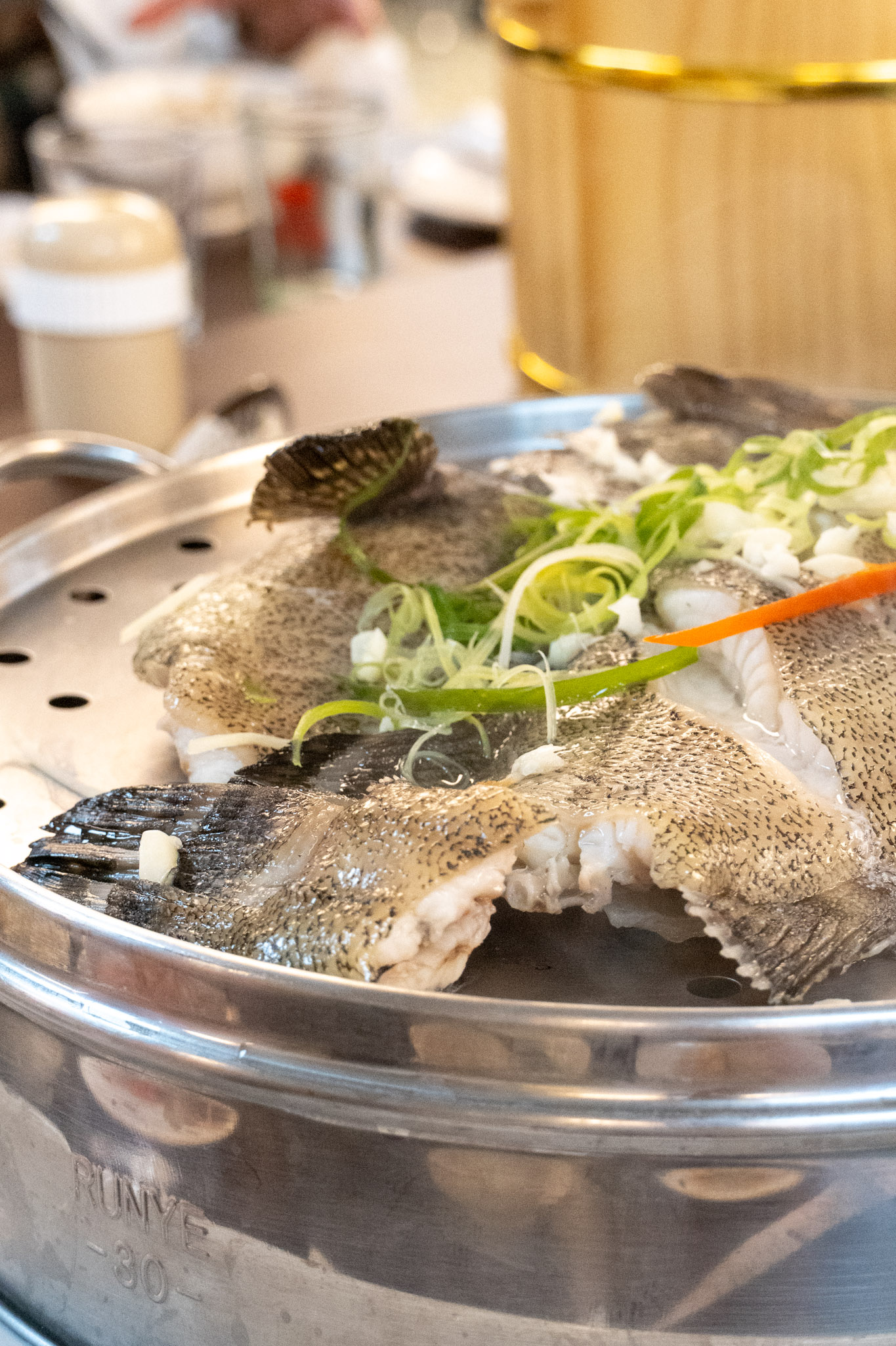 嘉義｜嘉漁海鮮宴餐廳｜嘉義在地人私藏海鮮餐廳 超狂海鮮塔 連當地人都訂不到