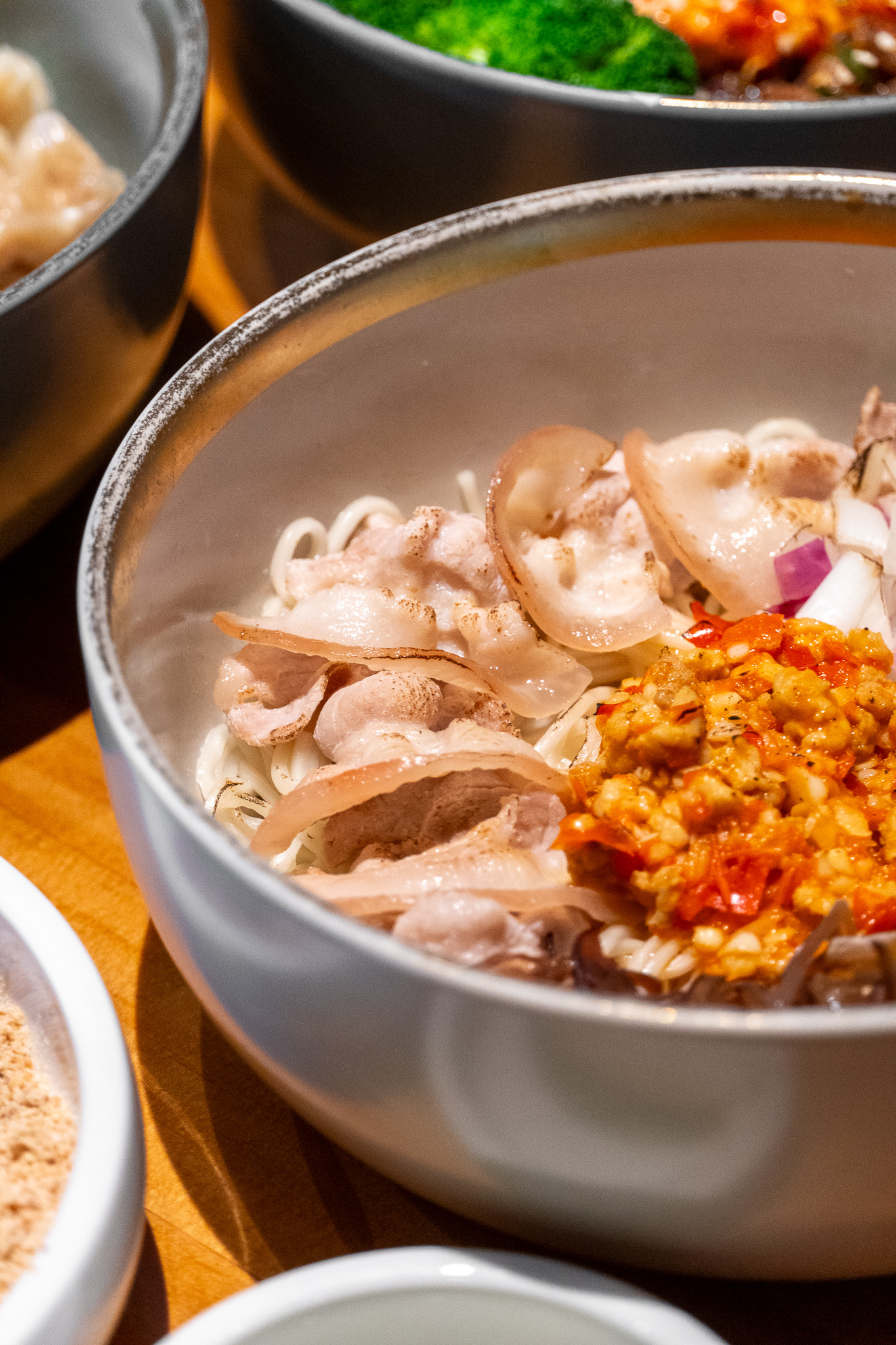 台中|發愣吃 VARMT 勤美店|一碗麵的溫度 藏著他們從旅途帶回的熱情與故事 台中|發愣吃 VARMT 勤美店|一碗麵的溫度 藏著他們從旅途帶回的熱情與故事