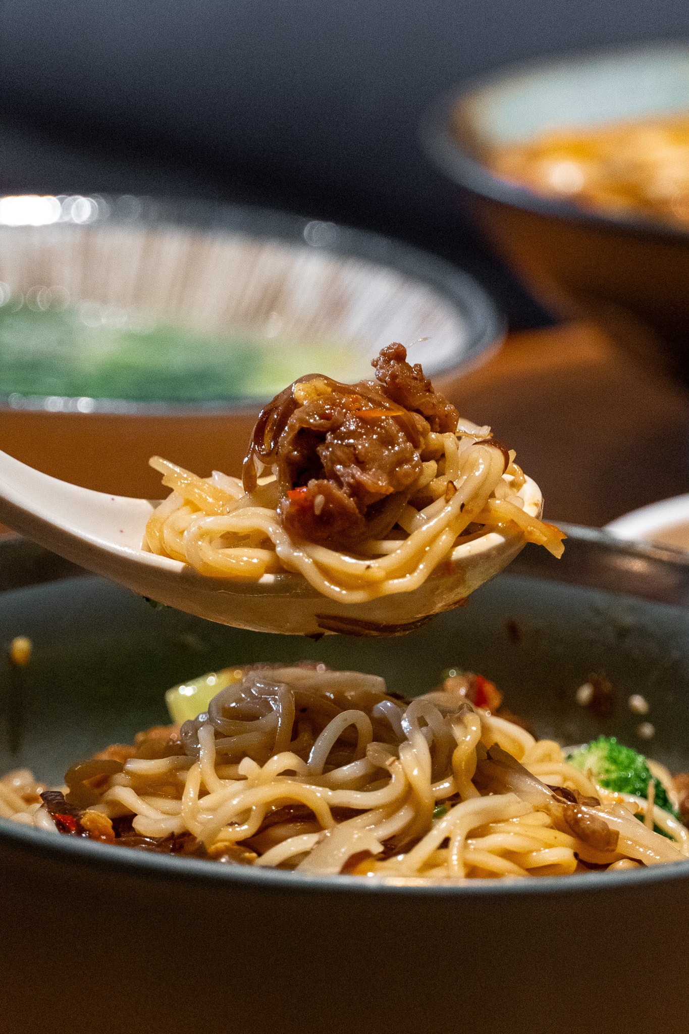 台中|發愣吃 VARMT 勤美店|一碗麵的溫度 藏著他們從旅途帶回的熱情與故事 台中|發愣吃 VARMT 勤美店|一碗麵的溫度 藏著他們從旅途帶回的熱情與故事