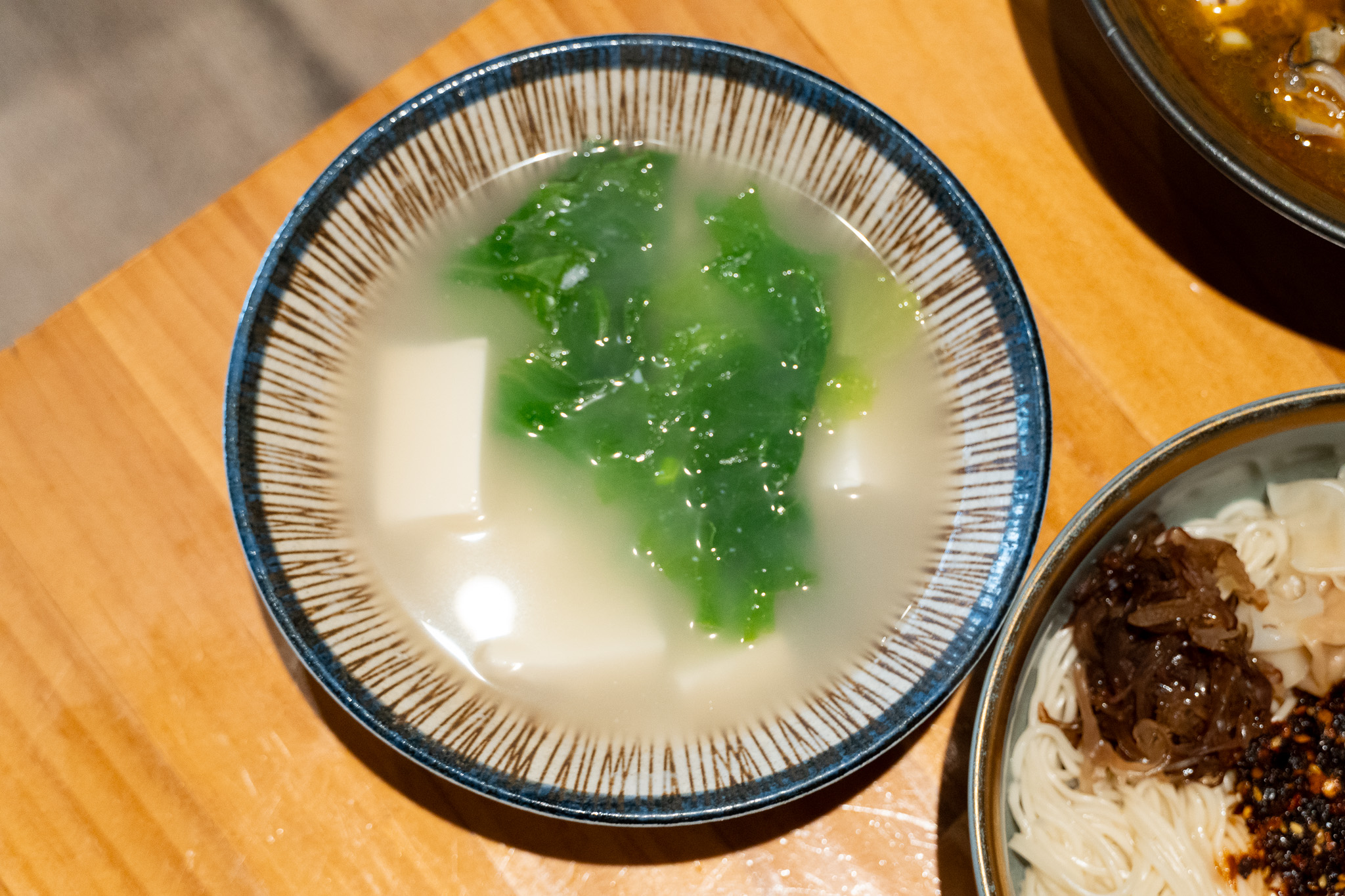 台中|發愣吃 VARMT 勤美店|一碗麵的溫度 藏著他們從旅途帶回的熱情與故事 台中|發愣吃 VARMT 勤美店|一碗麵的溫度 藏著他們從旅途帶回的熱情與故事