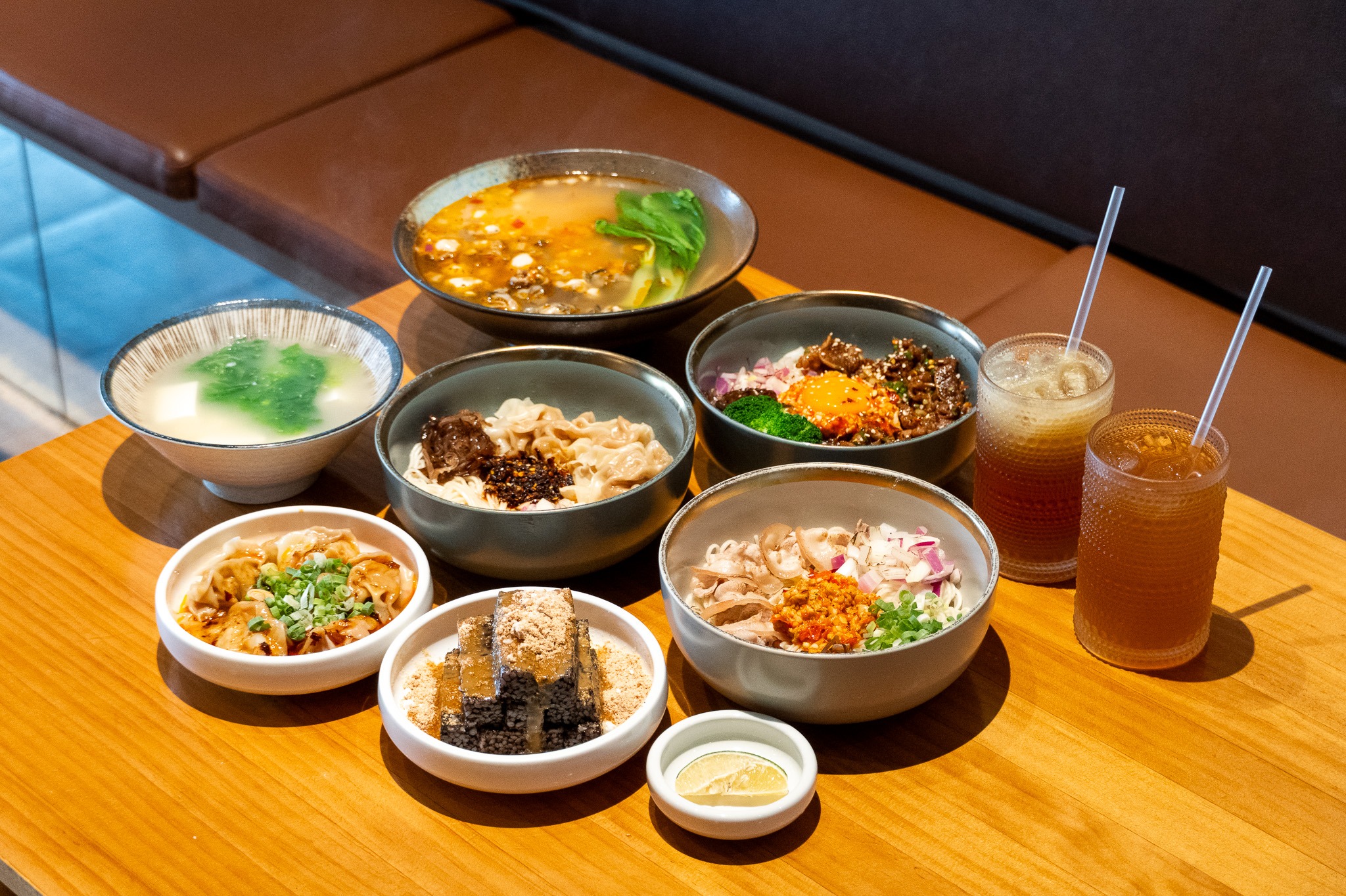 台中|發愣吃 VARMT 勤美店|一碗麵的溫度 藏著他們從旅途帶回的熱情與故事 台中|發愣吃 VARMT 勤美店|一碗麵的溫度 藏著他們從旅途帶回的熱情與故事