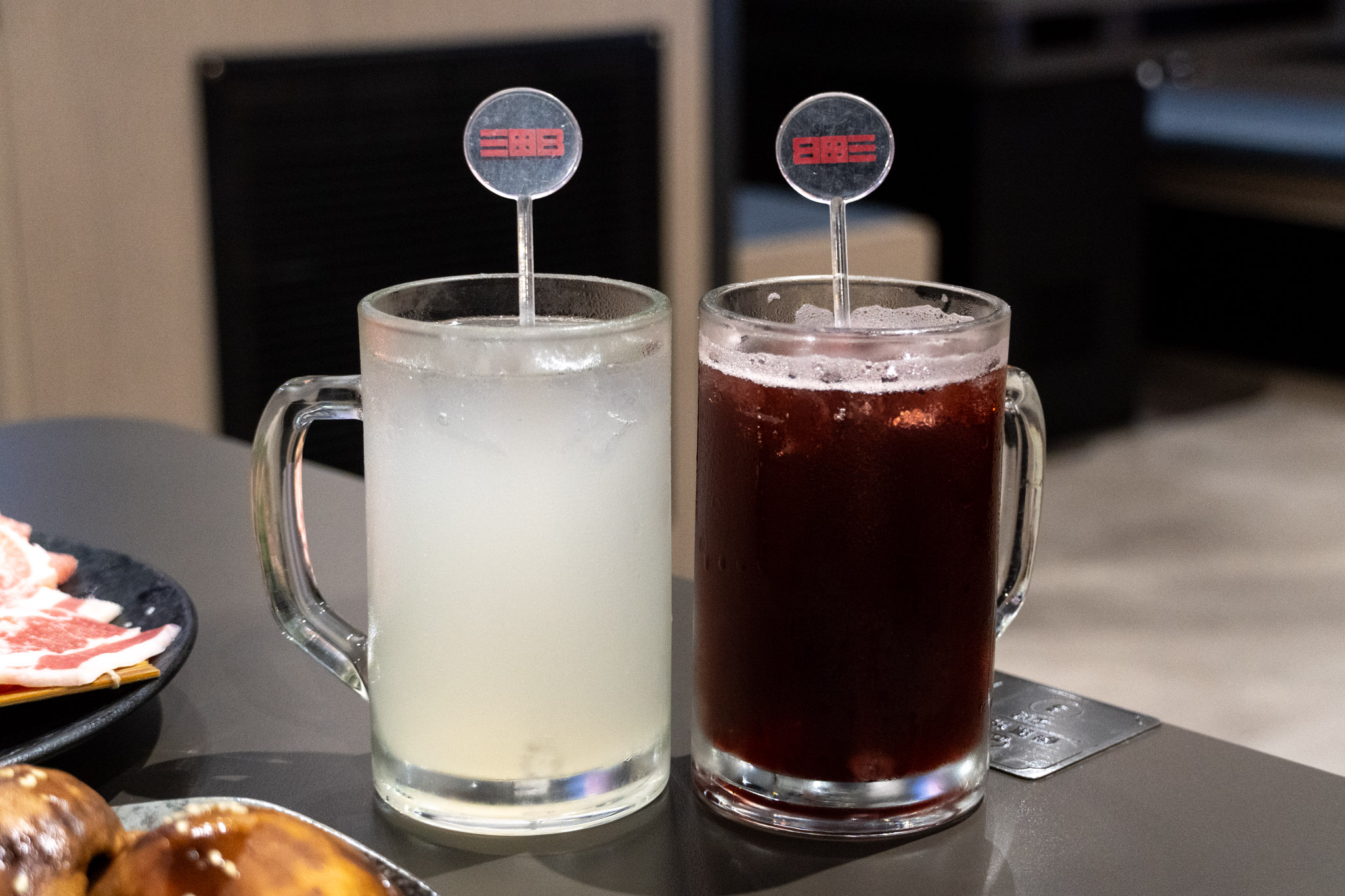 高雄｜伊氣燒肉｜燒肉控注意 三拼拼盤一次嚐到三種肉質 滷牛舌飯香到不行