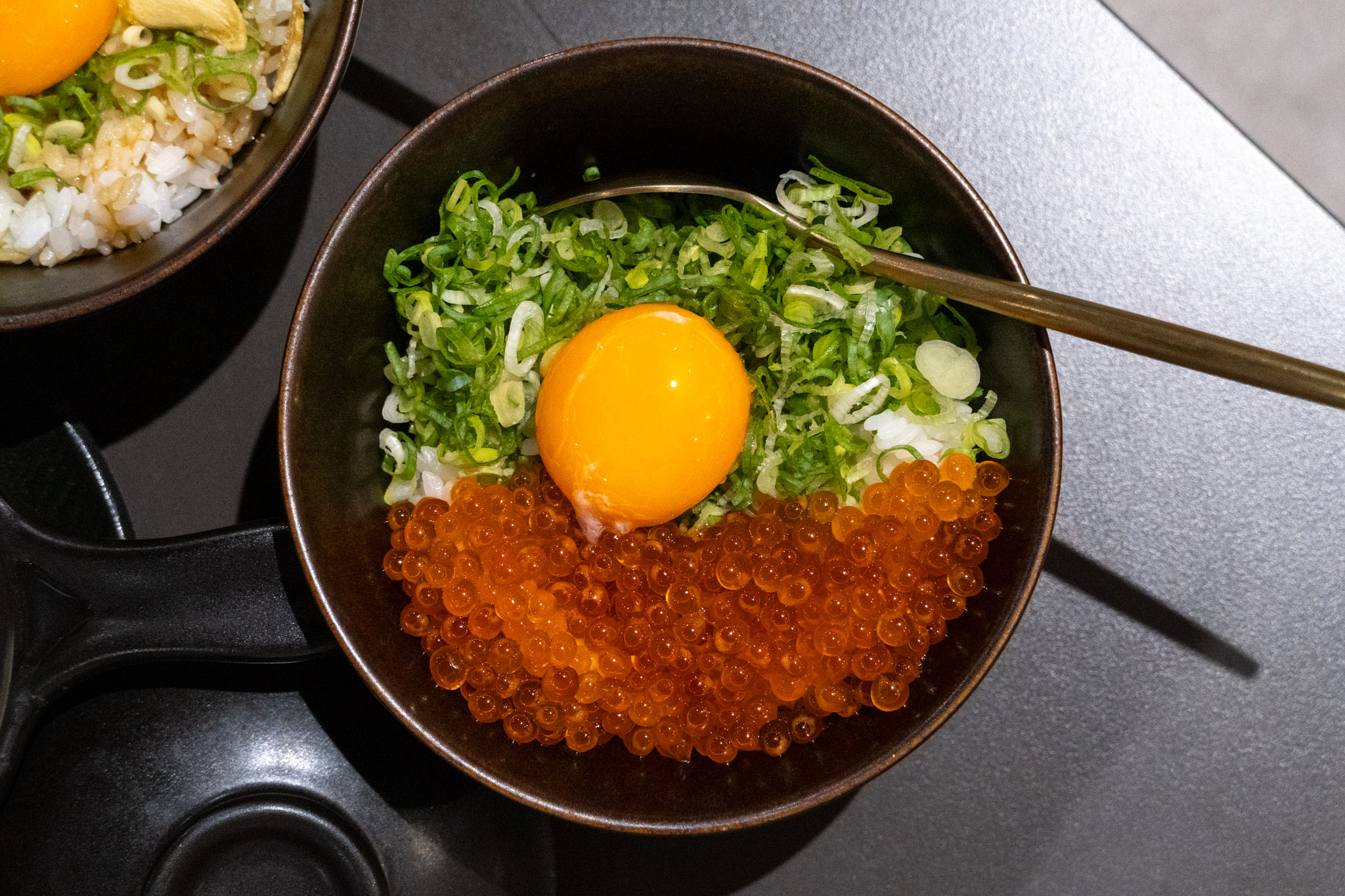 高雄｜伊氣燒肉｜燒肉控注意 三拼拼盤一次嚐到三種肉質 滷牛舌飯香到不行