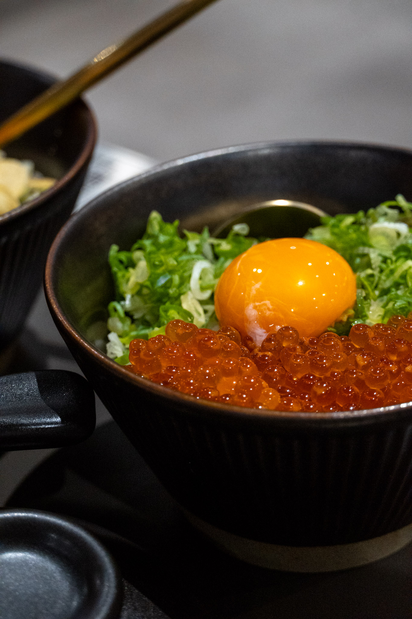 高雄｜伊氣燒肉｜燒肉控注意 三拼拼盤一次嚐到三種肉質 滷牛舌飯香到不行