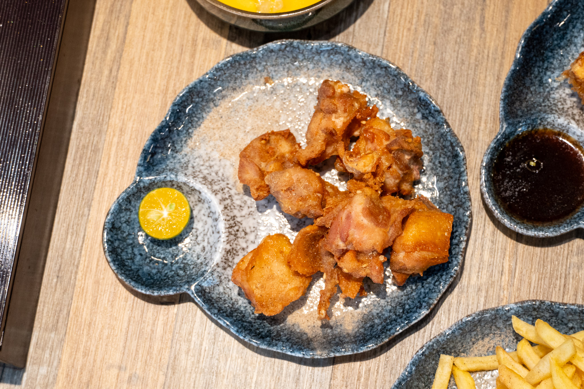 桃園|拉麵夫人 八德店|桃園超濃郁拉麵 一吃就回不去的黑蒜雞白湯 桃園|拉麵夫人 八德店|桃園超濃郁拉麵 一吃就回不去的黑蒜雞白湯