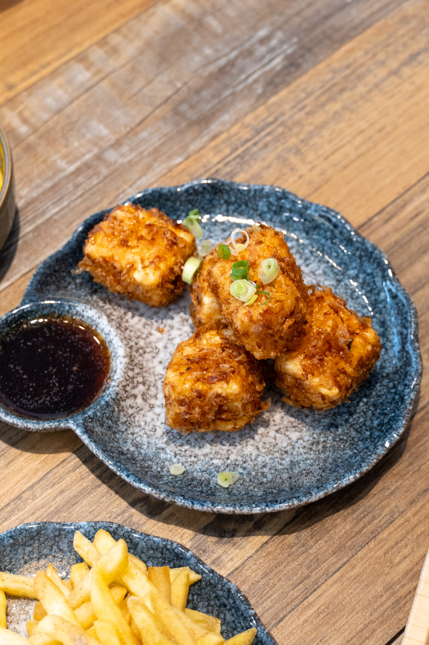 桃園|拉麵夫人 八德店|桃園超濃郁拉麵 一吃就回不去的黑蒜雞白湯 桃園|拉麵夫人 八德店|桃園超濃郁拉麵 一吃就回不去的黑蒜雞白湯