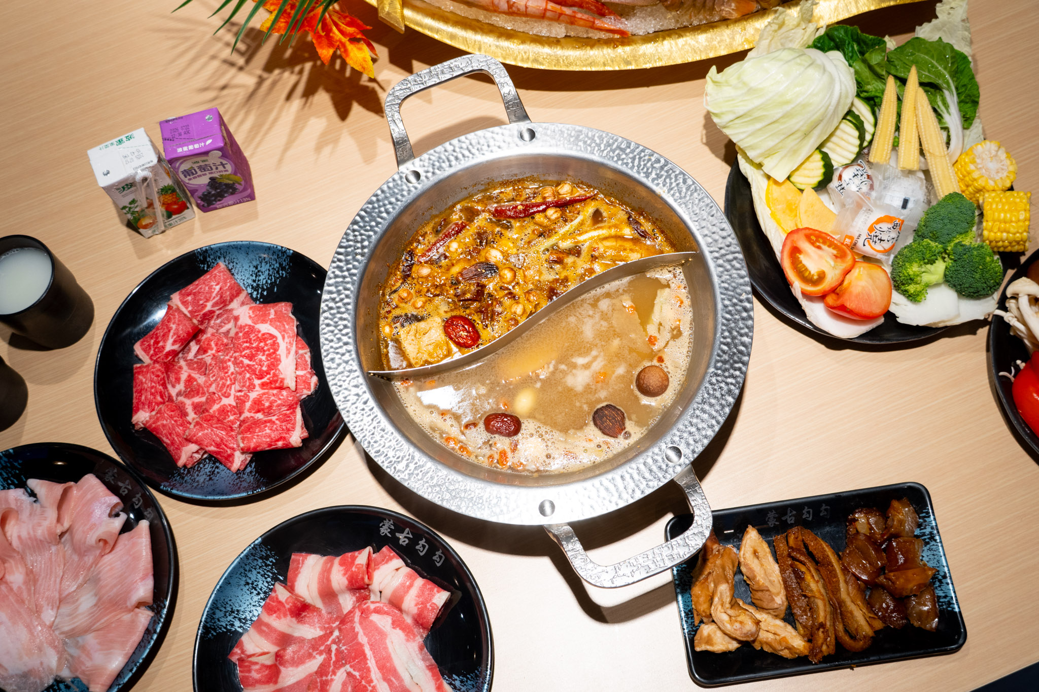 新北｜蒙古勾勾 三峽店｜健康火鍋這樣吃 低GI蒙古麻辣湯底 香辣不油膩的新選擇