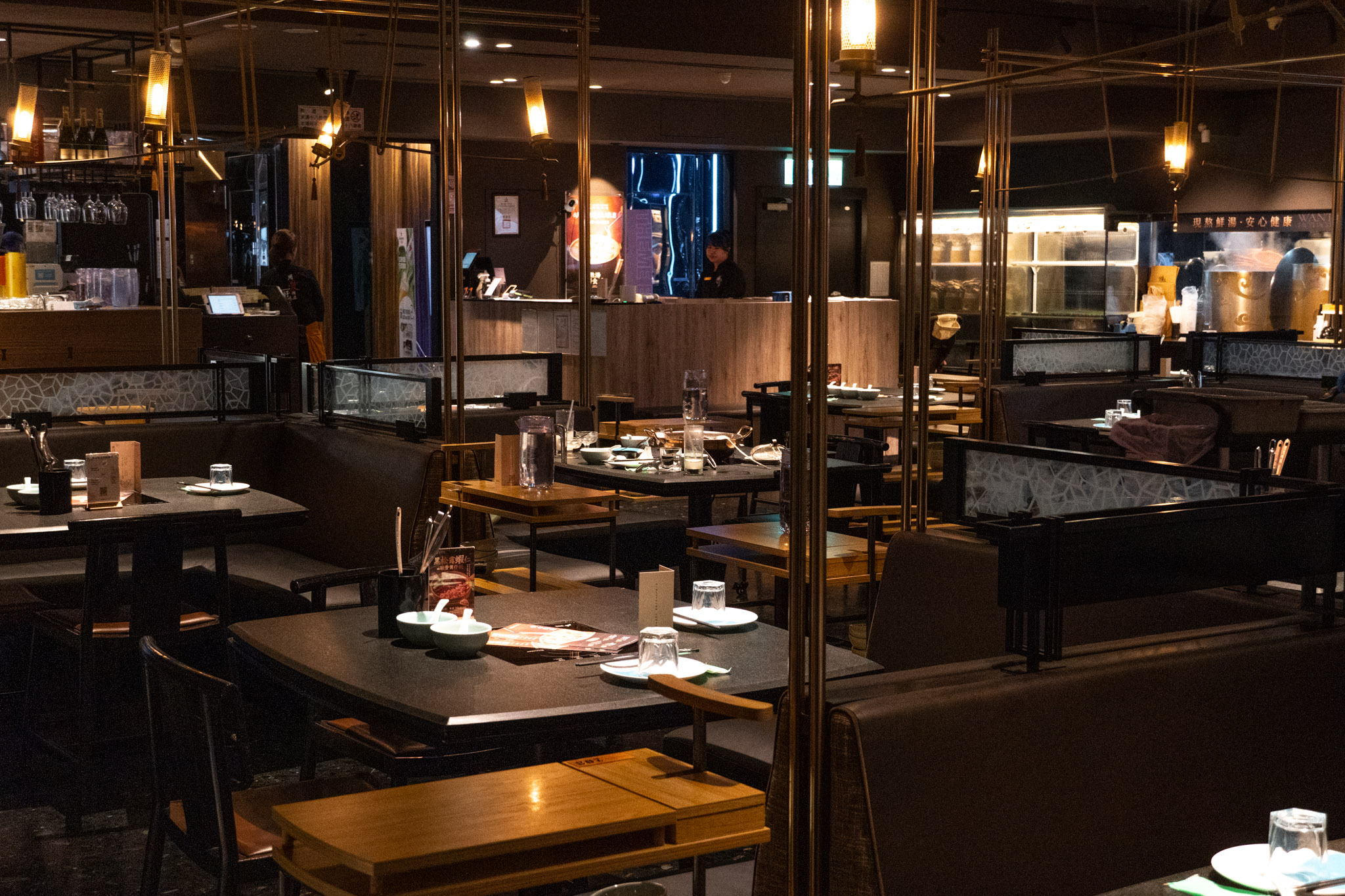 台北|撈王鍋物料理 信義ATT店|從胡椒豬肚雞的香氣開始 一煲四味的粵式火鍋 溫暖了全家的心 台北|撈王鍋物料理 信義ATT店|從胡椒豬肚雞的香氣開始 一煲四味的粵式火鍋 溫暖了全家的心