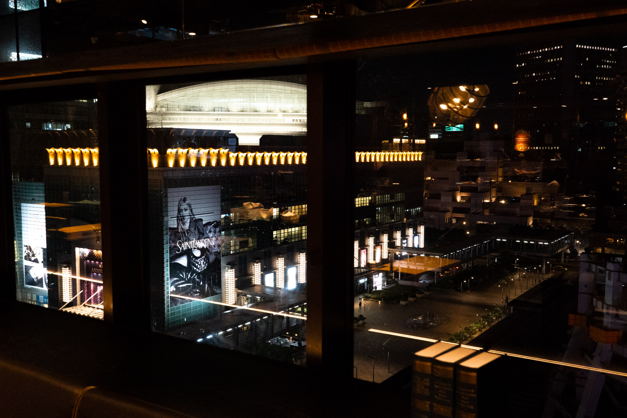 台北|撈王鍋物料理 信義ATT店|從胡椒豬肚雞的香氣開始 一煲四味的粵式火鍋 溫暖了全家的心 台北|撈王鍋物料理 信義ATT店|從胡椒豬肚雞的香氣開始 一煲四味的粵式火鍋 溫暖了全家的心