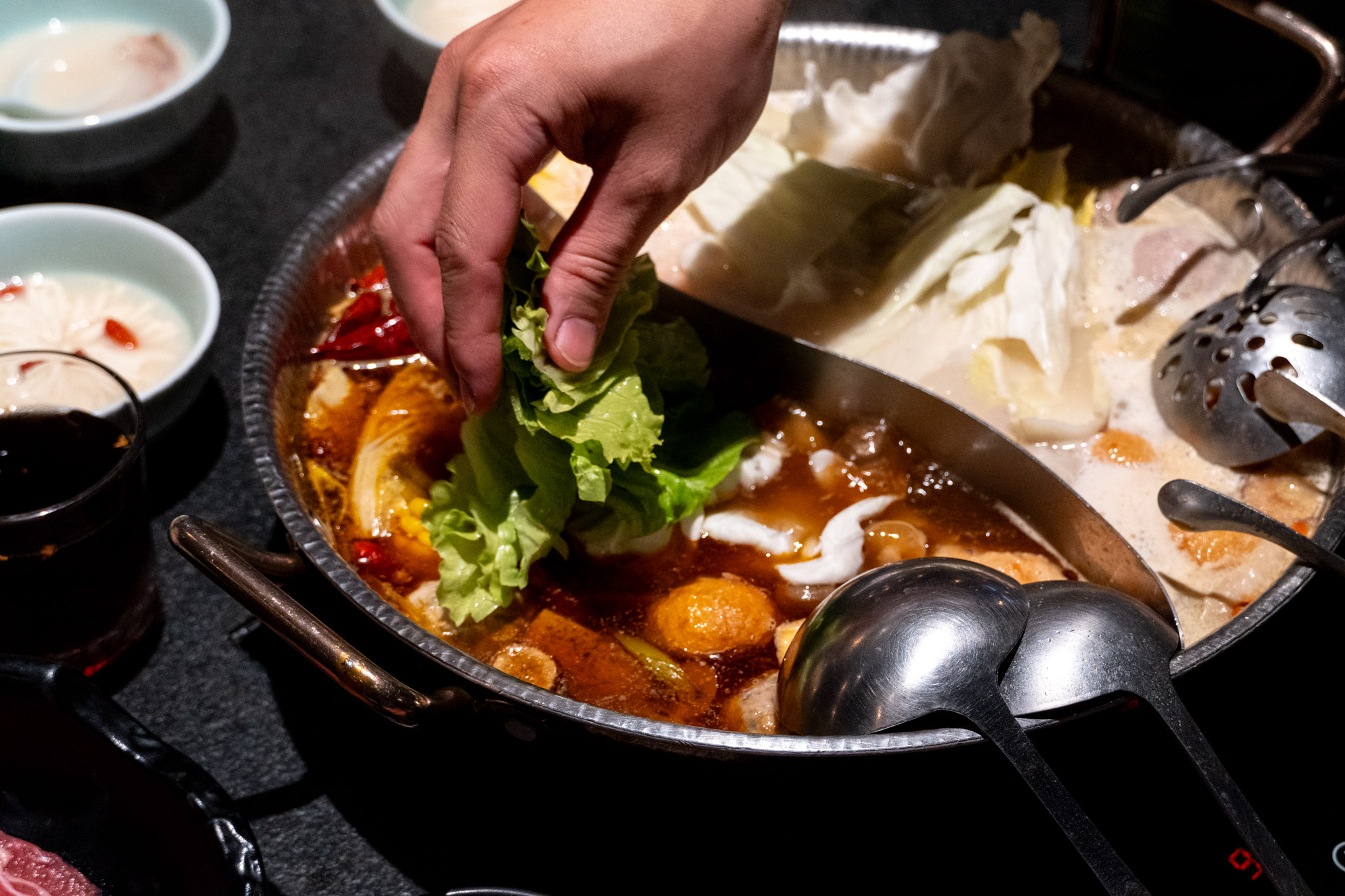 台北|撈王鍋物料理 信義ATT店|從胡椒豬肚雞的香氣開始 一煲四味的粵式火鍋 溫暖了全家的心 台北|撈王鍋物料理 信義ATT店|從胡椒豬肚雞的香氣開始 一煲四味的粵式火鍋 溫暖了全家的心