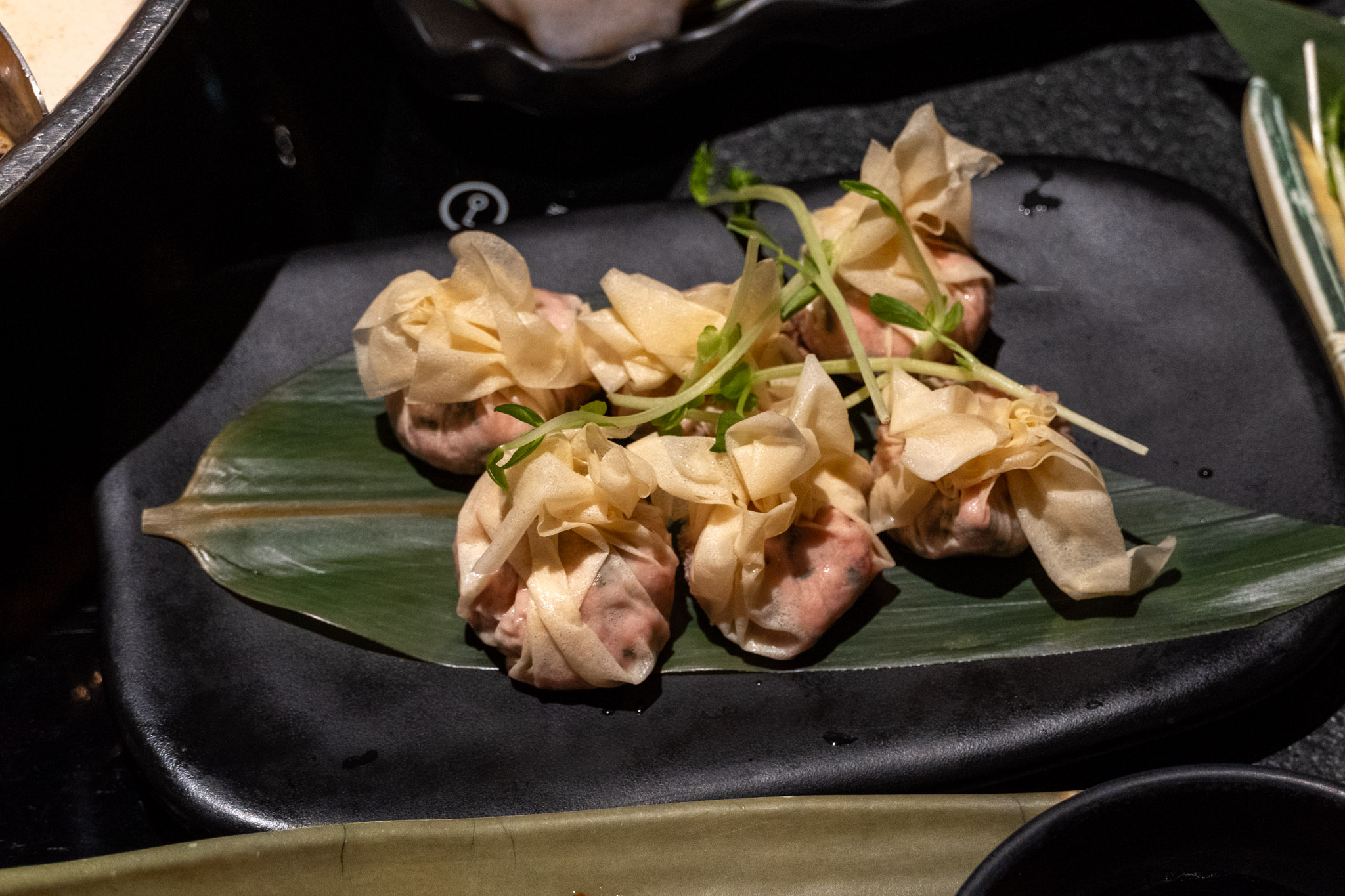 台北|撈王鍋物料理 信義ATT店|從胡椒豬肚雞的香氣開始 一煲四味的粵式火鍋 溫暖了全家的心 台北|撈王鍋物料理 信義ATT店|從胡椒豬肚雞的香氣開始 一煲四味的粵式火鍋 溫暖了全家的心