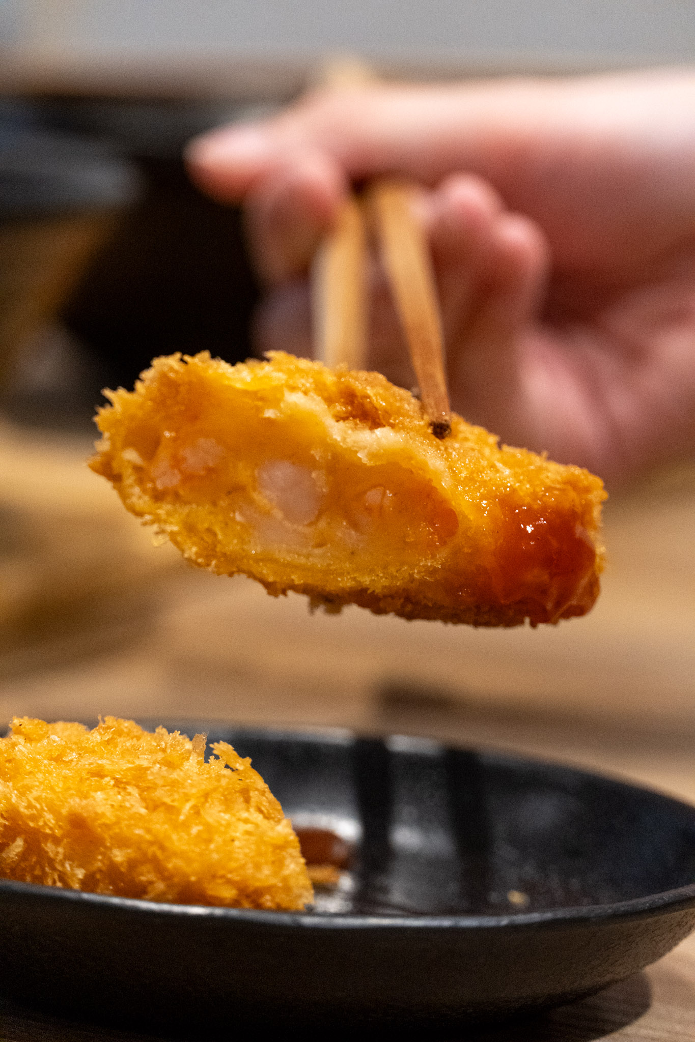 台中｜信川屋博多豚骨拉麵店｜勤美隱藏巷弄激推拉麵店 一吃就回不去的彩虹拉麵