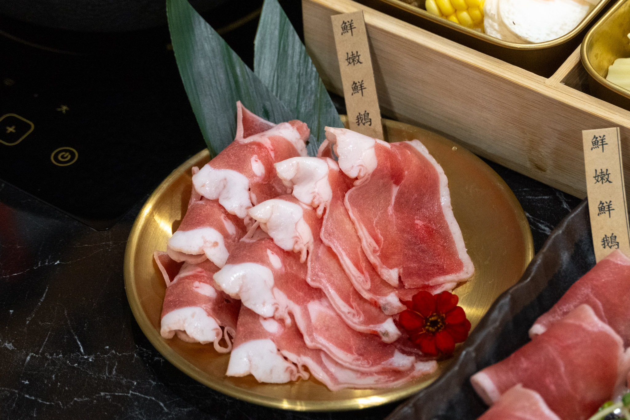 雲林|鵝与鍋 虎尾總店|台灣首創鵝肉鍋物專門店 每日限量鵝白湯熬煮 8 小時 打造全新鵝肉火鍋體驗 雲林|鵝与鍋 虎尾總店|台灣首創鵝肉鍋物專門店 每日限量鵝白湯熬煮 8 小時 打造全新鵝肉火鍋體驗