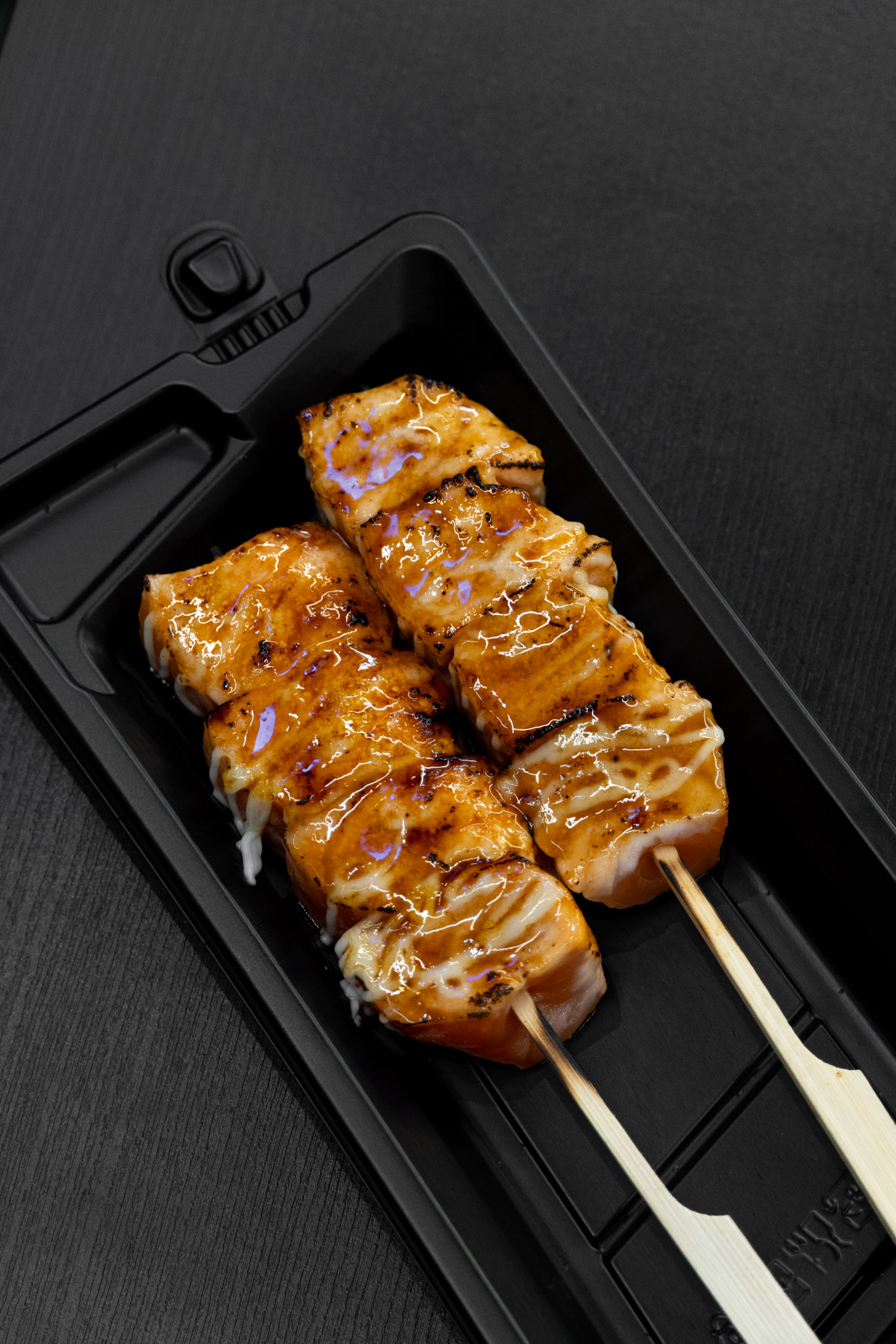 台中｜魚賀hîhó｜台中宵夜新選擇 高品質生魚片與創意生魚串一次滿足