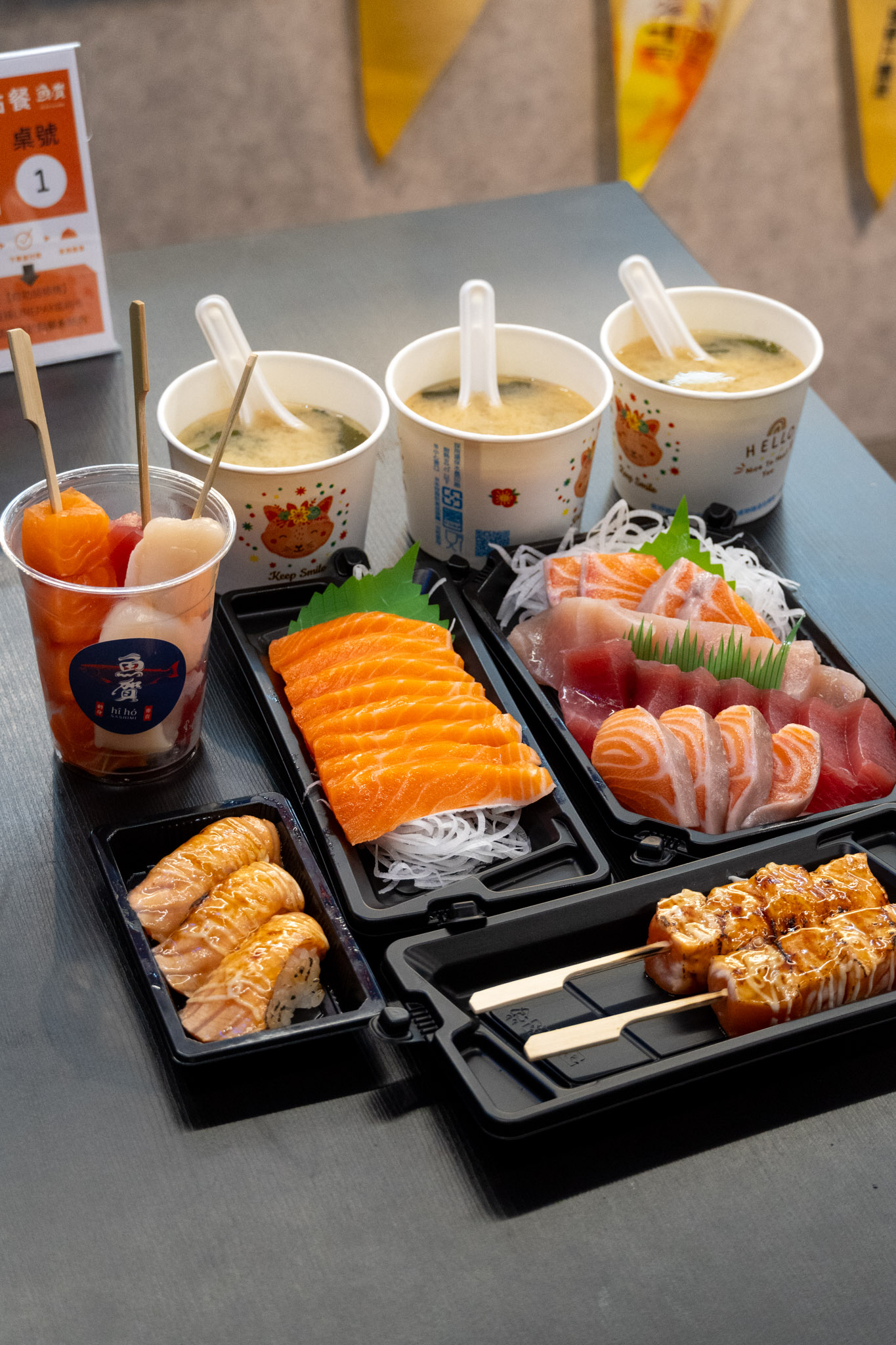 台中｜魚賀hîhó｜台中宵夜新選擇 高品質生魚片與創意生魚串一次滿足