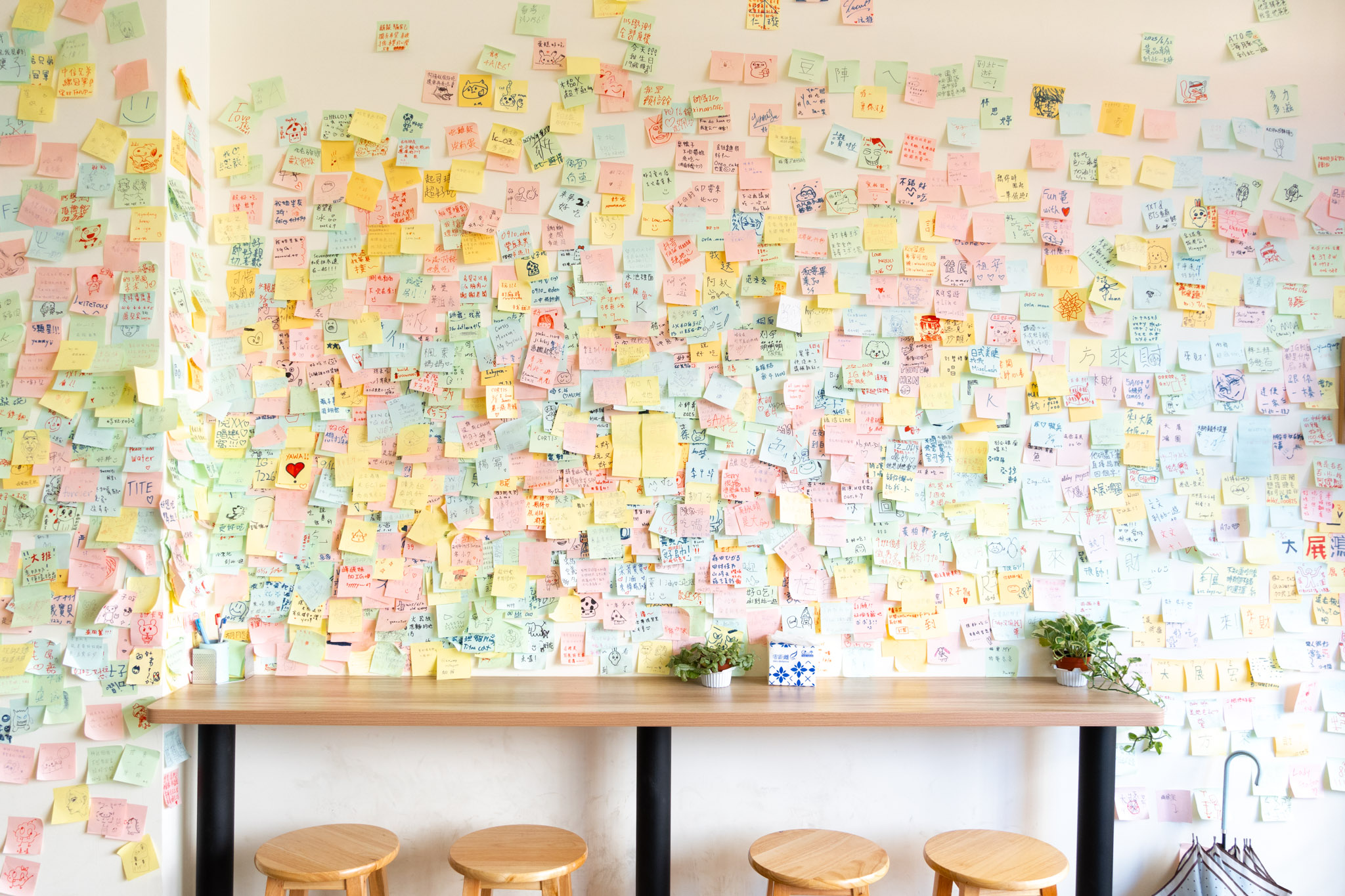 台中｜遊盒麵崇德店｜台中北屯宵夜必收 24 小時無人泡麵店 隨時吃得到泡麵＋甜點