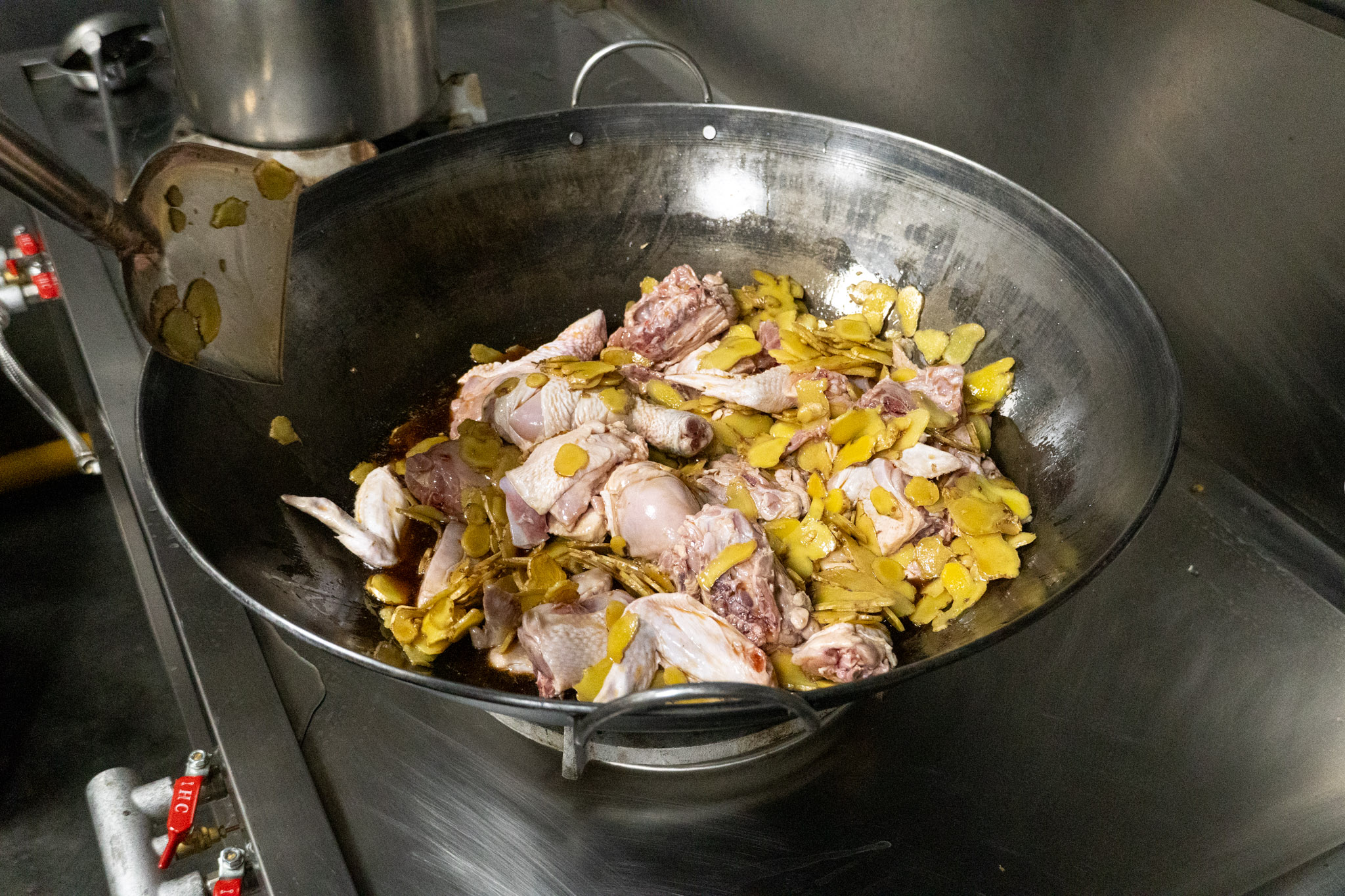 台中｜和老師麻油腰花｜台中北區新開幕 每日現宰溫體腰花 大顆脆彈超驚艷