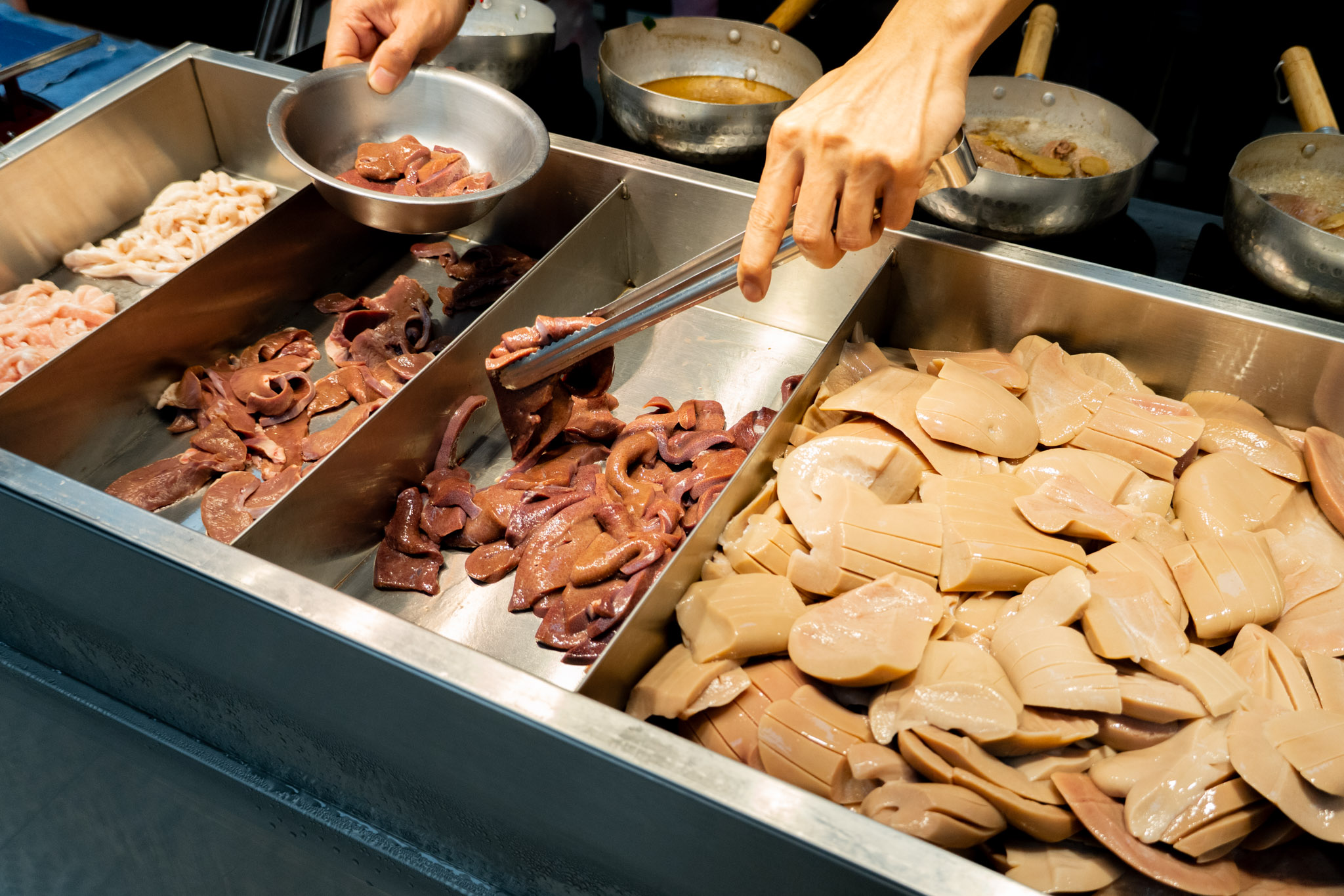 台中｜和老師麻油腰花｜台中北區新開幕 每日現宰溫體腰花 大顆脆彈超驚艷