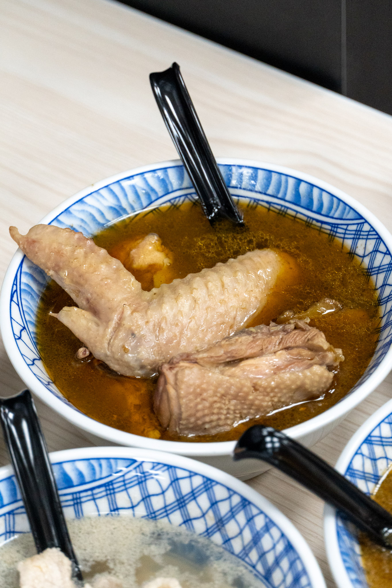 台中｜和老師麻油腰花｜台中北區新開幕 每日現宰溫體腰花 大顆脆彈超驚艷