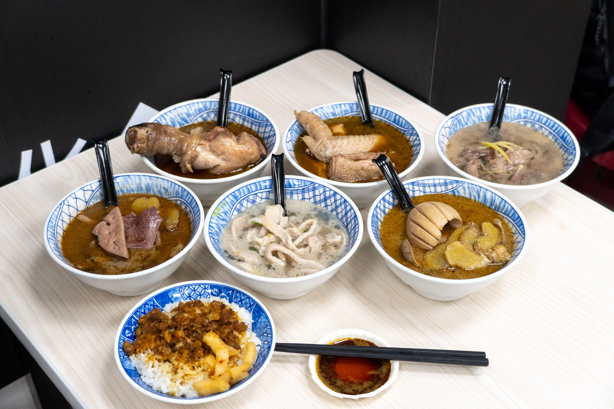 台中｜和老師麻油腰花｜台中北區新開幕 每日現宰溫體腰花 大顆脆彈超驚艷