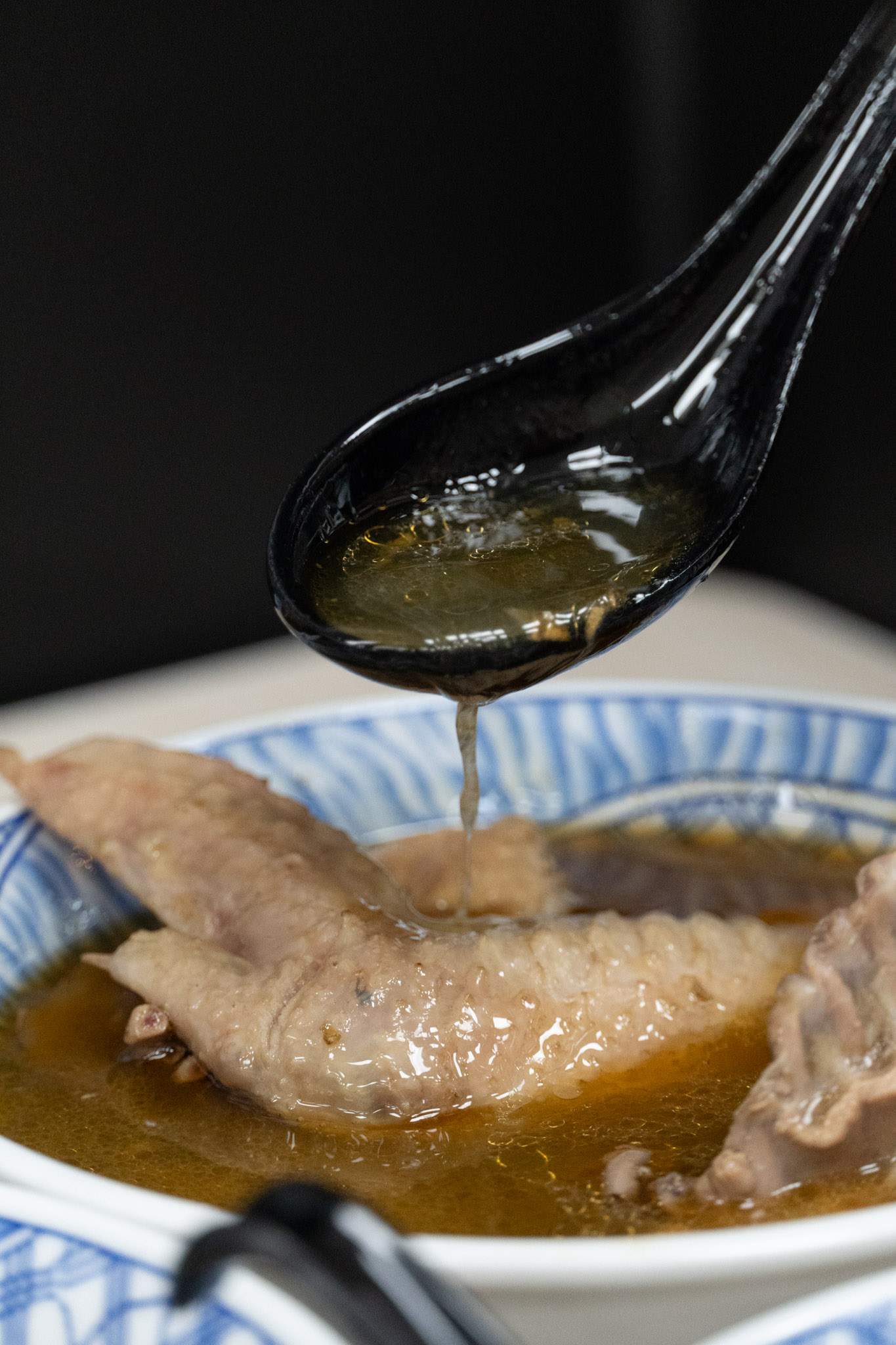 台中｜和老師麻油腰花｜台中北區新開幕 每日現宰溫體腰花 大顆脆彈超驚艷