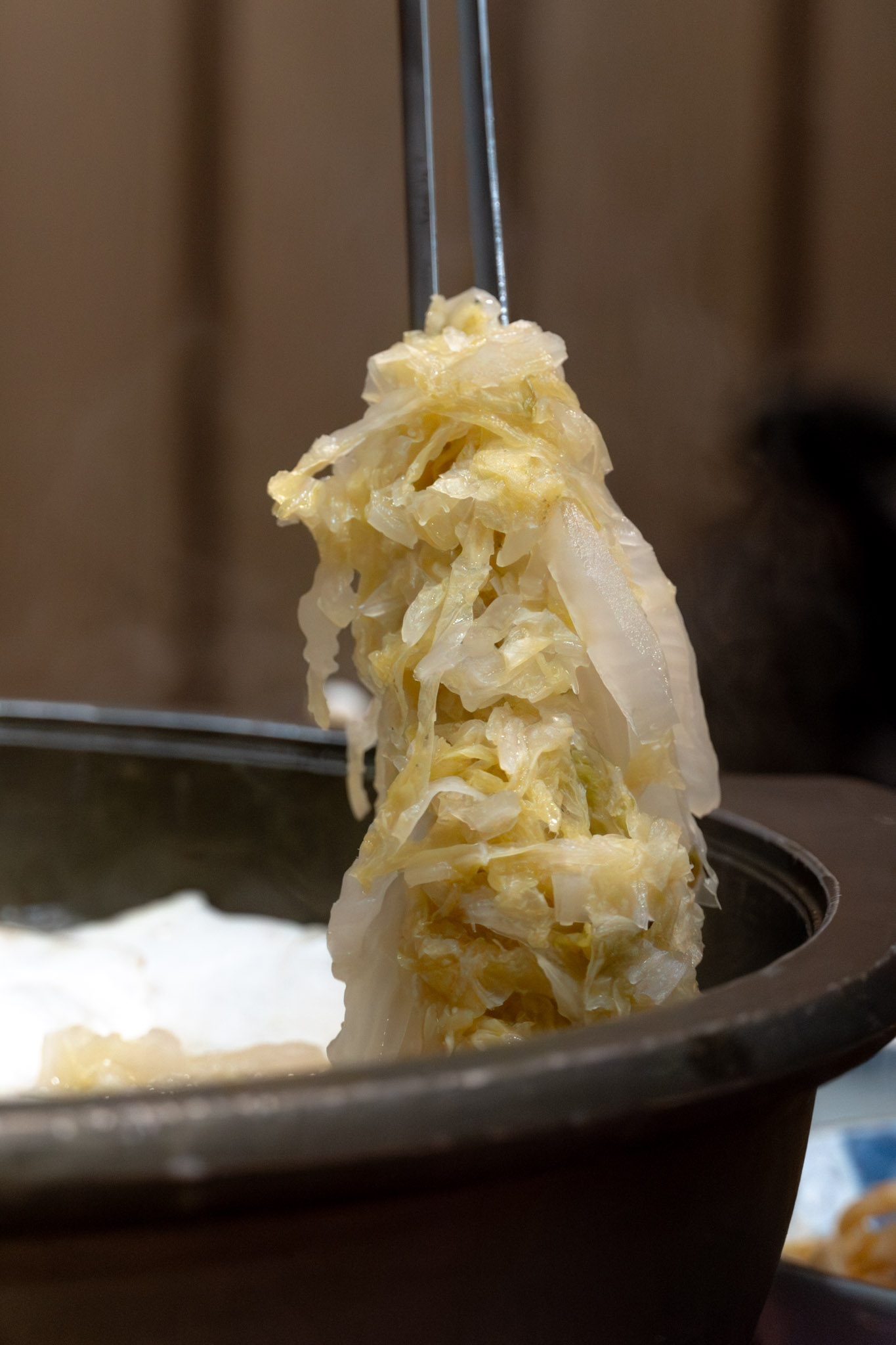 台中｜大紅燈籠 東北酸菜白肉鍋｜台中太平必吃酸菜白肉鍋 搭配捲餅、手工家常餅超加分