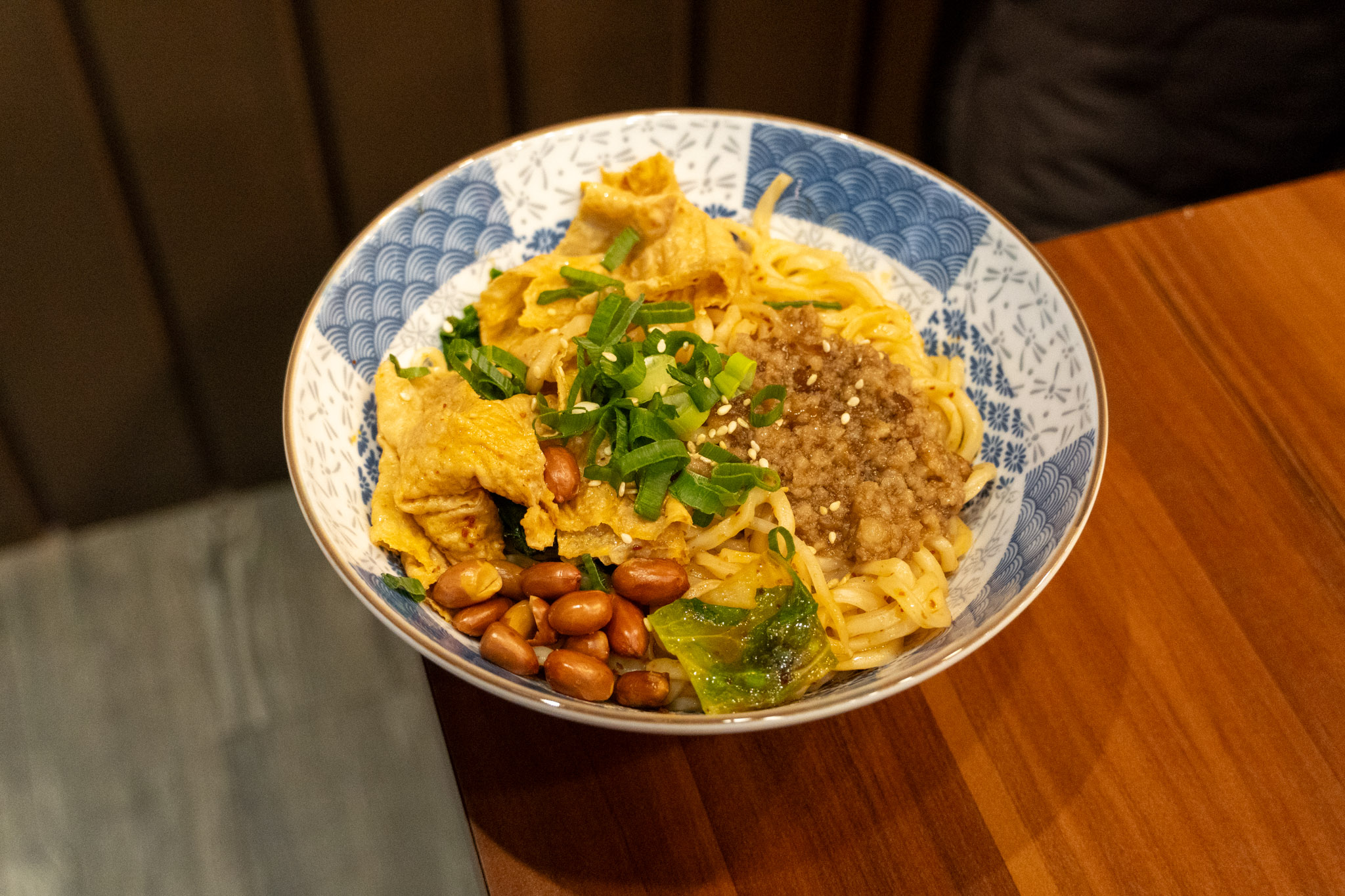 台中｜大紅燈籠 東北酸菜白肉鍋｜台中太平必吃酸菜白肉鍋 搭配捲餅、手工家常餅超加分