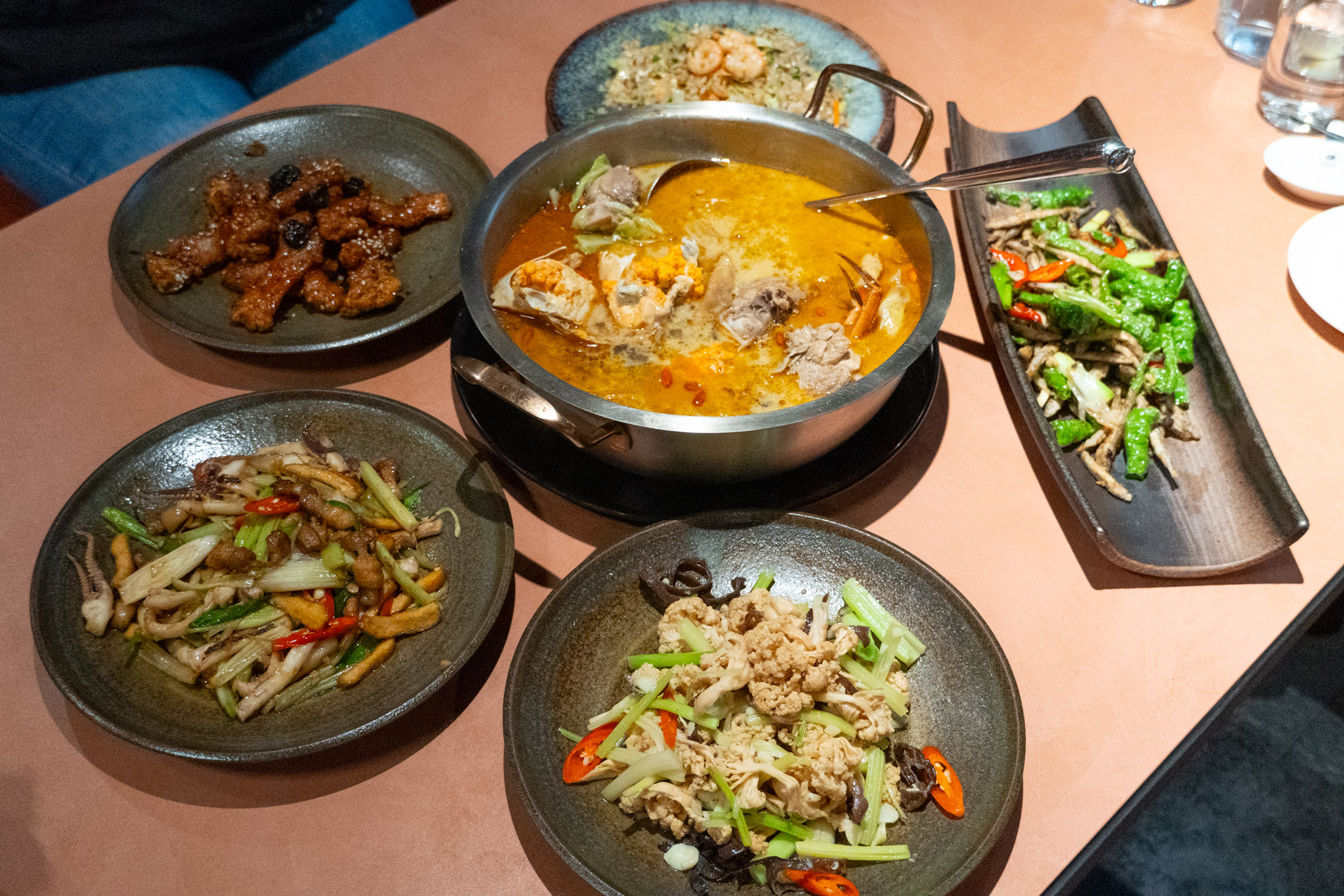 新北｜拿靠生猛海鮮｜林口高級海鮮餐廳推薦 澎湖漁船直送 現挑現煮最安心