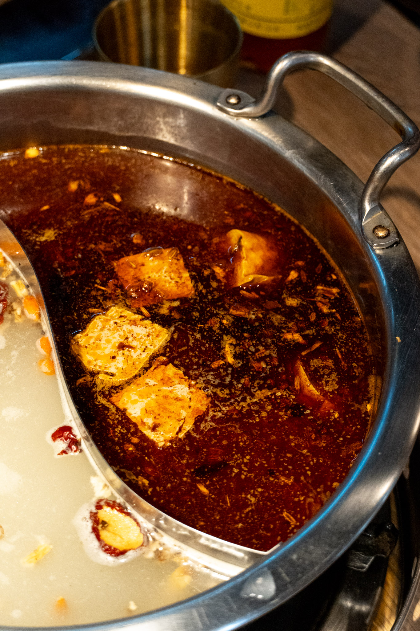 台北｜有點辣正宗麻辣串串鍋｜四川麻辣鍋空運來台 連韓國歐巴都喜歡的高人氣串串鍋