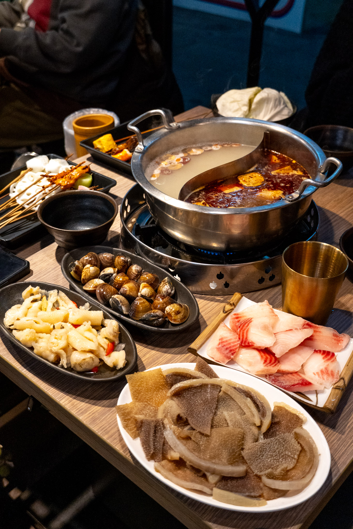 台北｜有點辣正宗麻辣串串鍋｜四川麻辣鍋空運來台 連韓國歐巴都喜歡的高人氣串串鍋