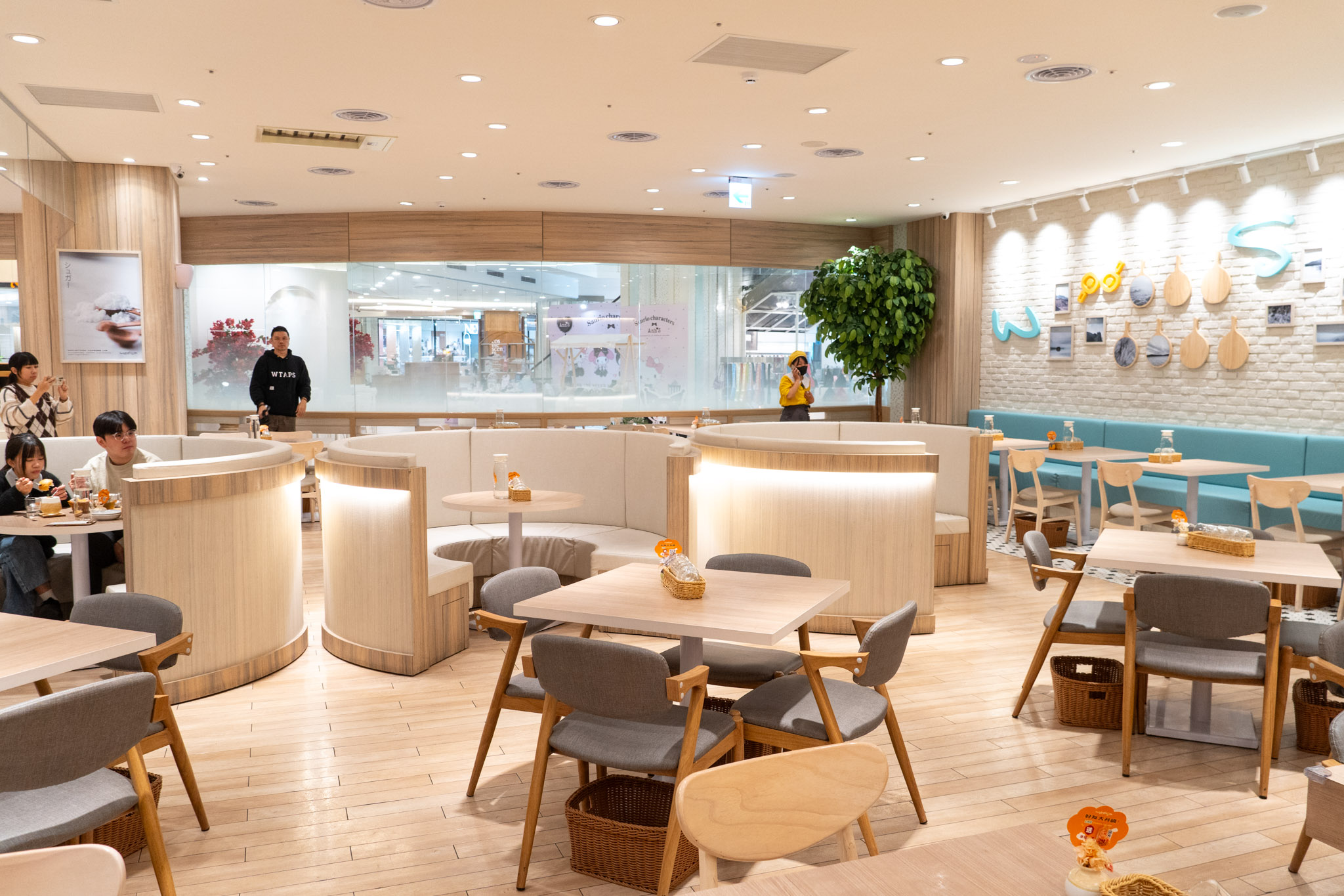 桃園|大江國際購物中心|不知道去哪?那就去大江!桃園大江購物中心驚喜大爆發,打卡+優惠+新品牌一網打盡,讓你一進去就逛到不想出來,全桃最美打卡 Mall! 桃園|大江國際購物中心|不知道去哪?那就去大江!桃園大江購物中心驚喜大爆發,打卡+優惠+新品牌一網打盡,讓你一進去就逛到不想出來,全桃最美打卡 Mall!