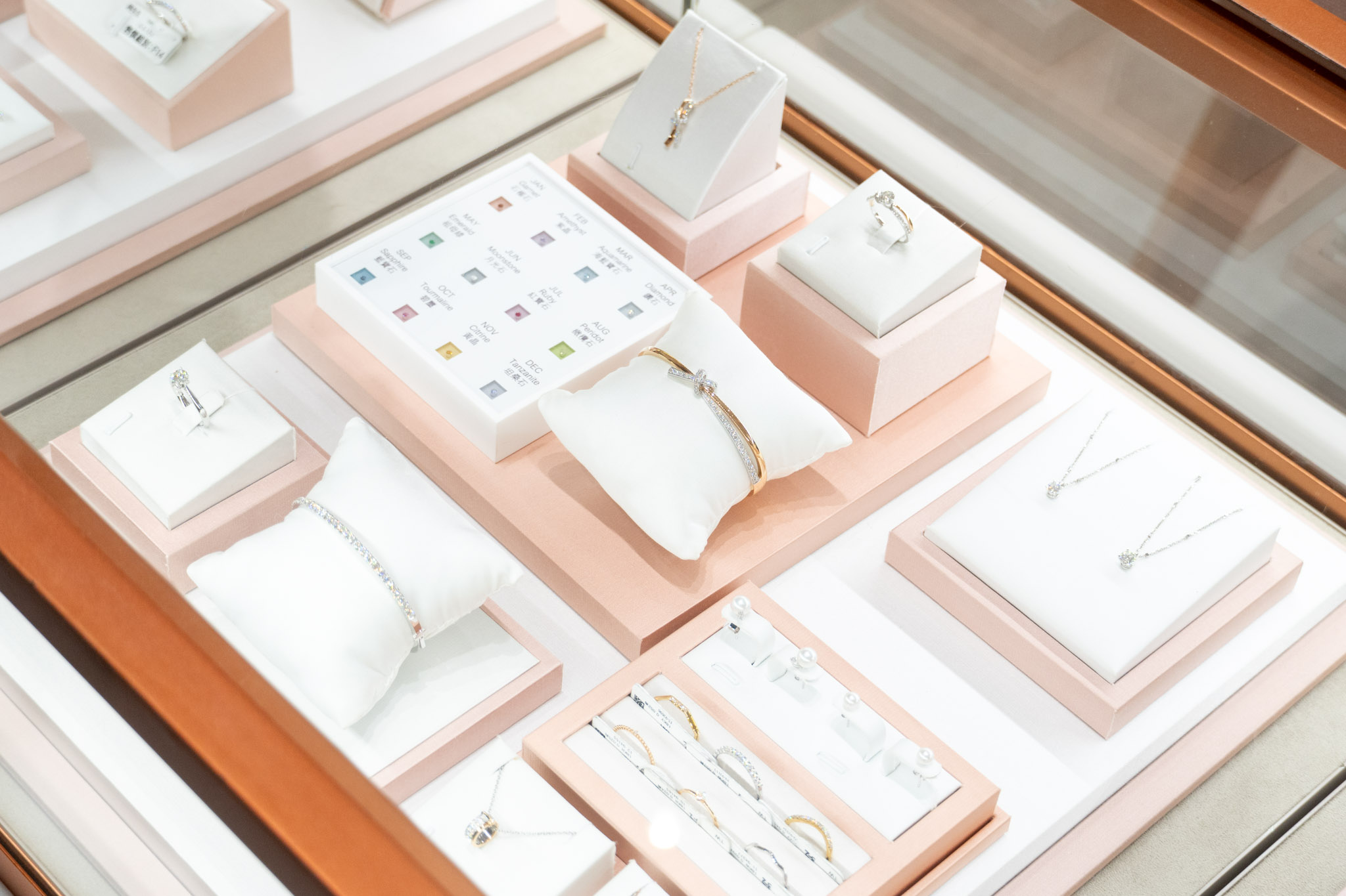 桃園|大江國際購物中心|不知道去哪?那就去大江!桃園大江購物中心驚喜大爆發,打卡+優惠+新品牌一網打盡,讓你一進去就逛到不想出來,全桃最美打卡 Mall! 桃園|大江國際購物中心|不知道去哪?那就去大江!桃園大江購物中心驚喜大爆發,打卡+優惠+新品牌一網打盡,讓你一進去就逛到不想出來,全桃最美打卡 Mall!