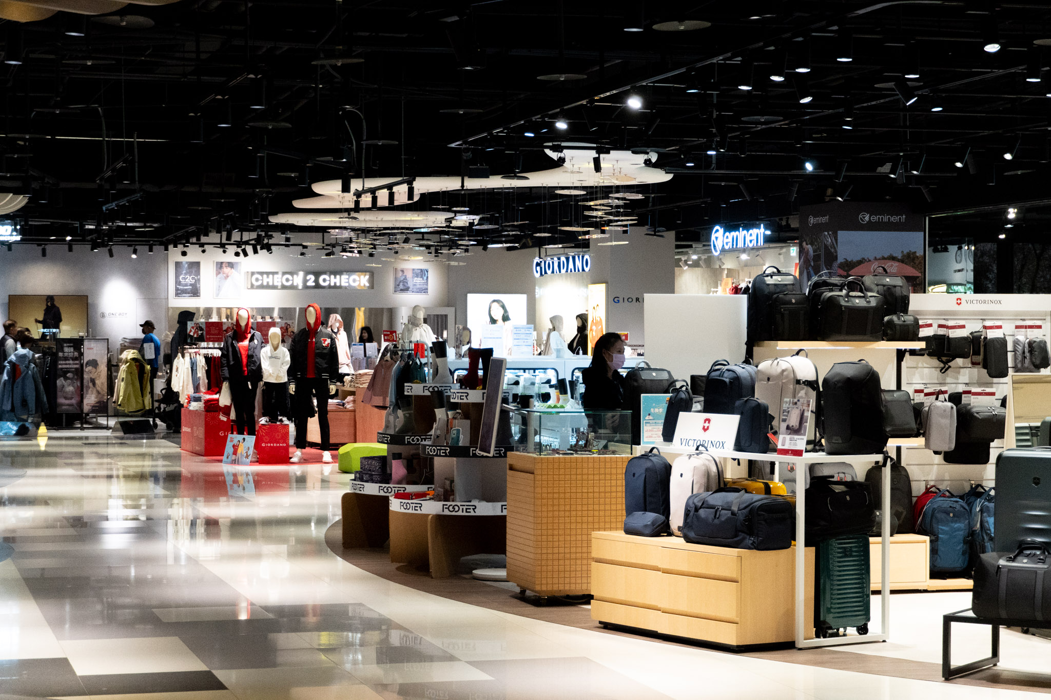 桃園|大江國際購物中心|不知道去哪?那就去大江!桃園大江購物中心驚喜大爆發,打卡+優惠+新品牌一網打盡,讓你一進去就逛到不想出來,全桃最美打卡 Mall! 桃園|大江國際購物中心|不知道去哪?那就去大江!桃園大江購物中心驚喜大爆發,打卡+優惠+新品牌一網打盡,讓你一進去就逛到不想出來,全桃最美打卡 Mall!