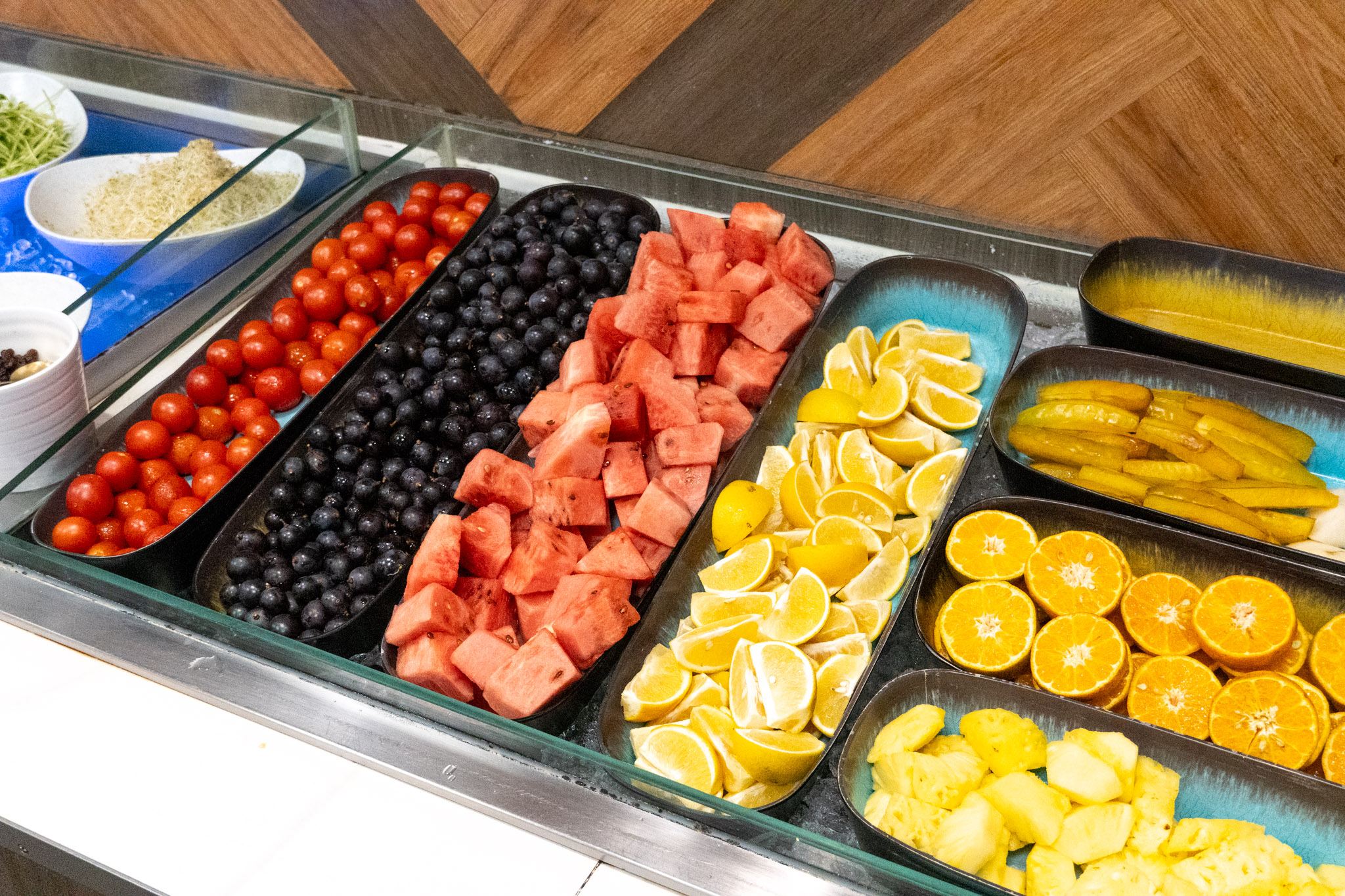 桃園｜饗厚牛排 桃園店｜超過三十種餐點的自助百匯體驗 平價主餐 59 元就吃得到