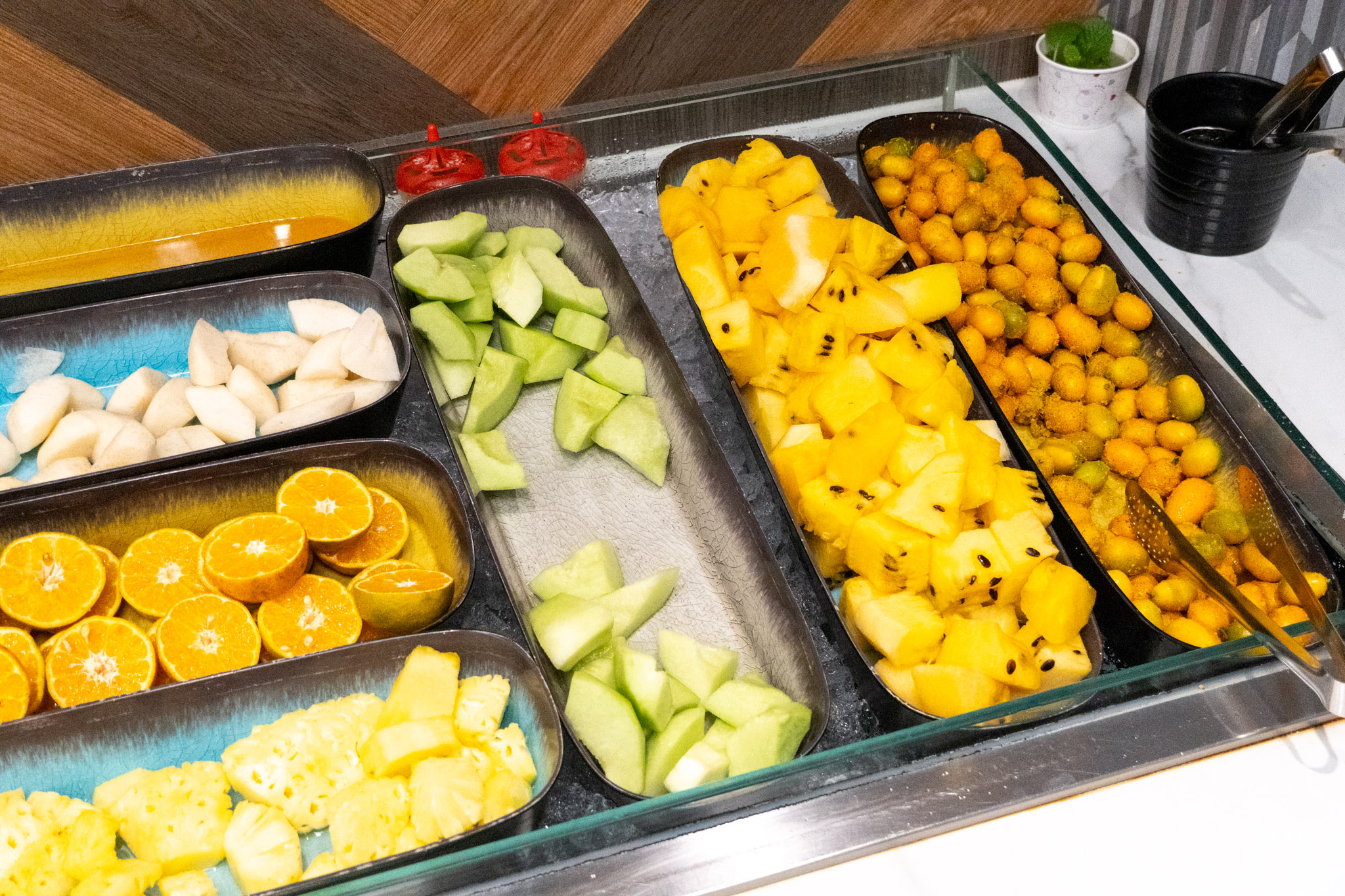 桃園｜饗厚牛排 桃園店｜超過三十種餐點的自助百匯體驗 平價主餐 59 元就吃得到